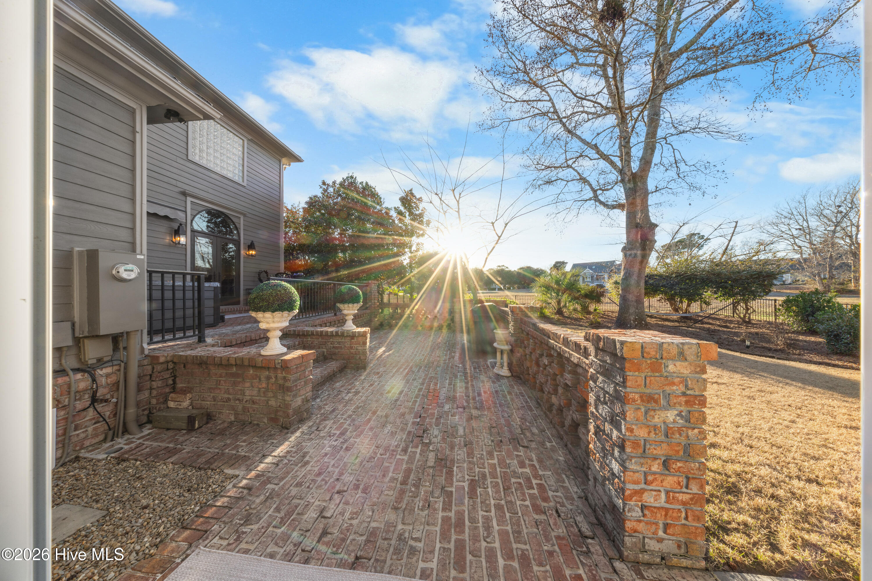 100549832 | Photo 63