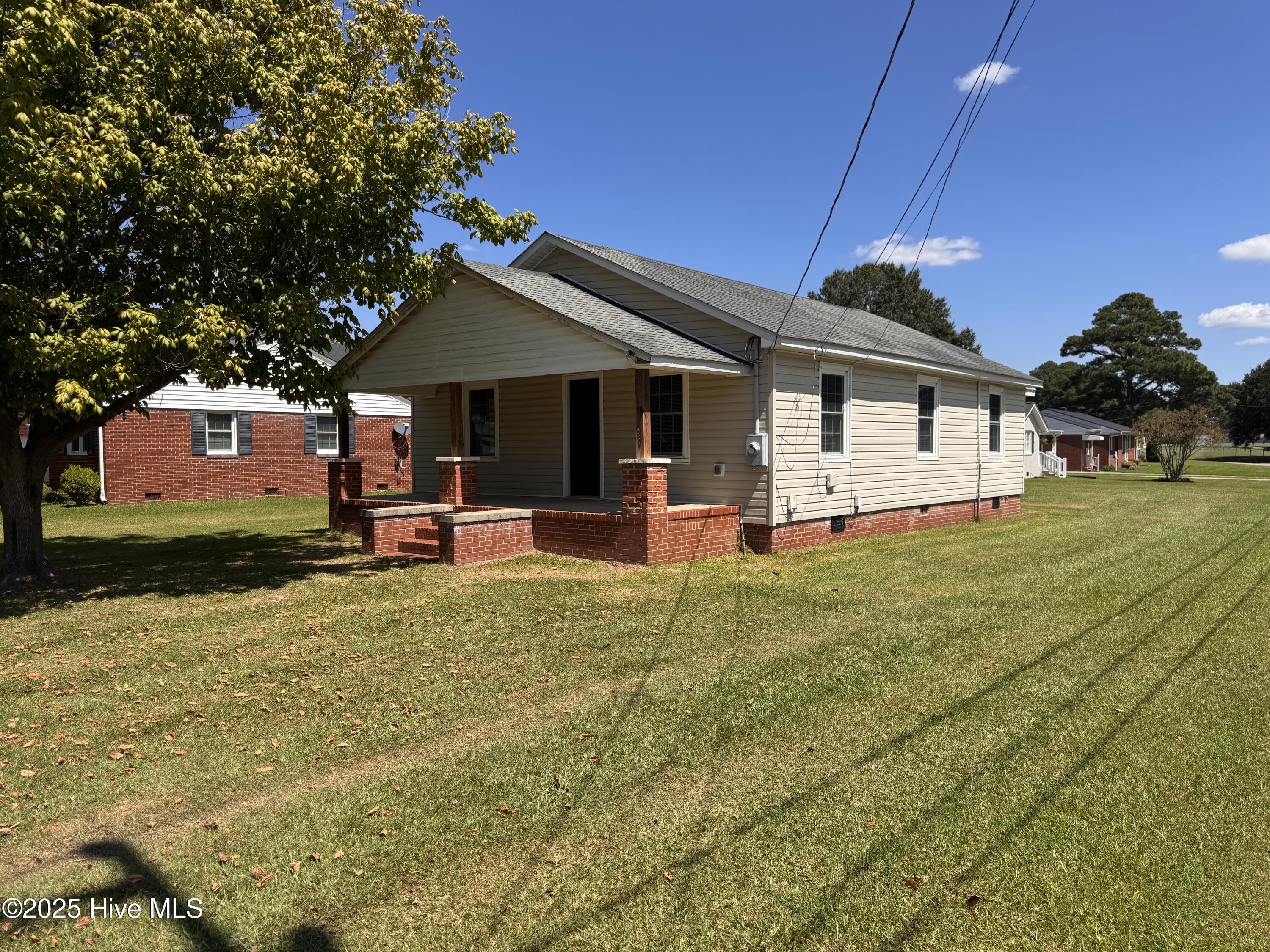 Homes for sale in Williamston, NC | 107 S Mccaskey Rd, Williamston, NC 27892 | MLS# 100527435