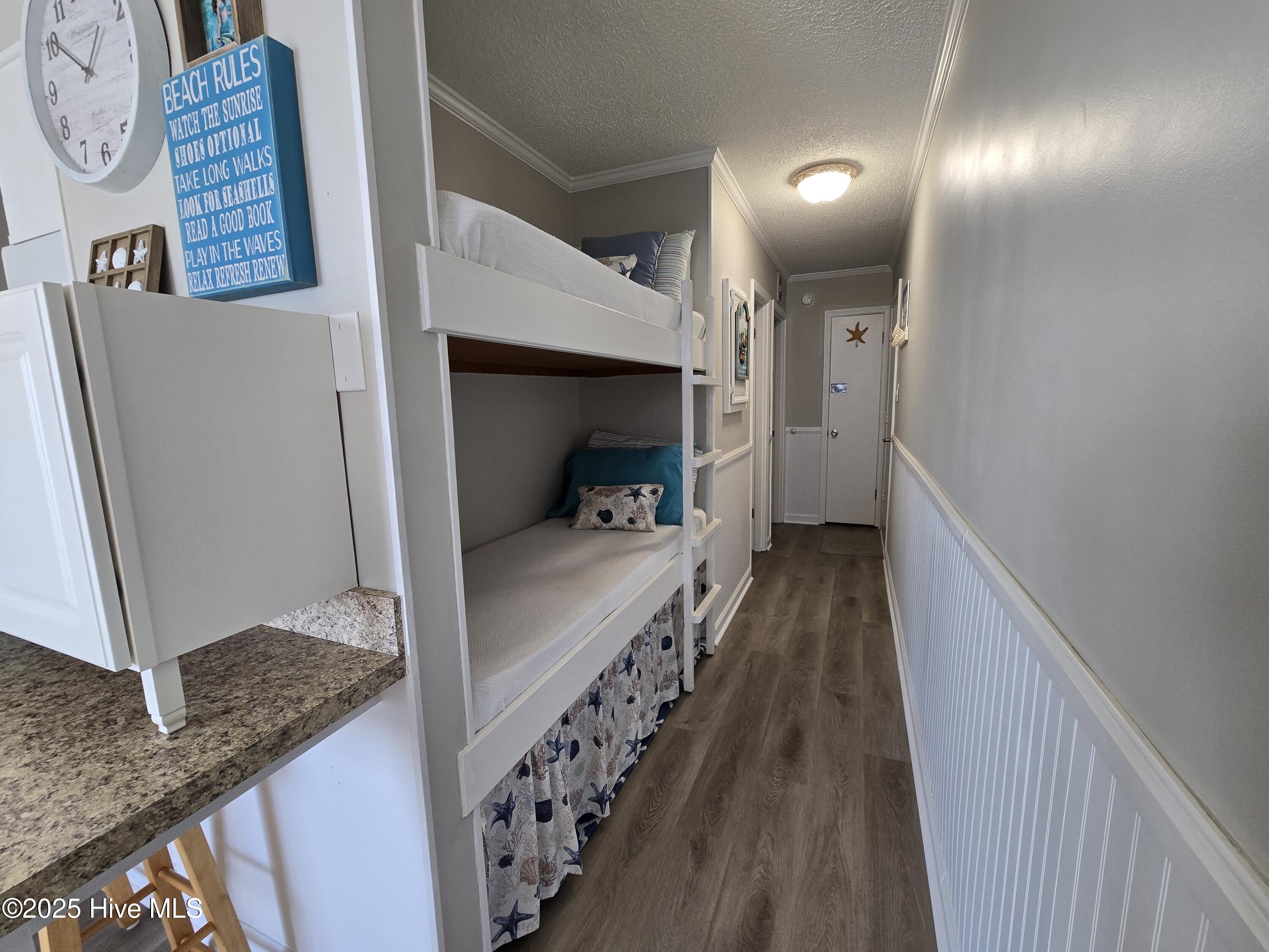 100482107 | Photo 17