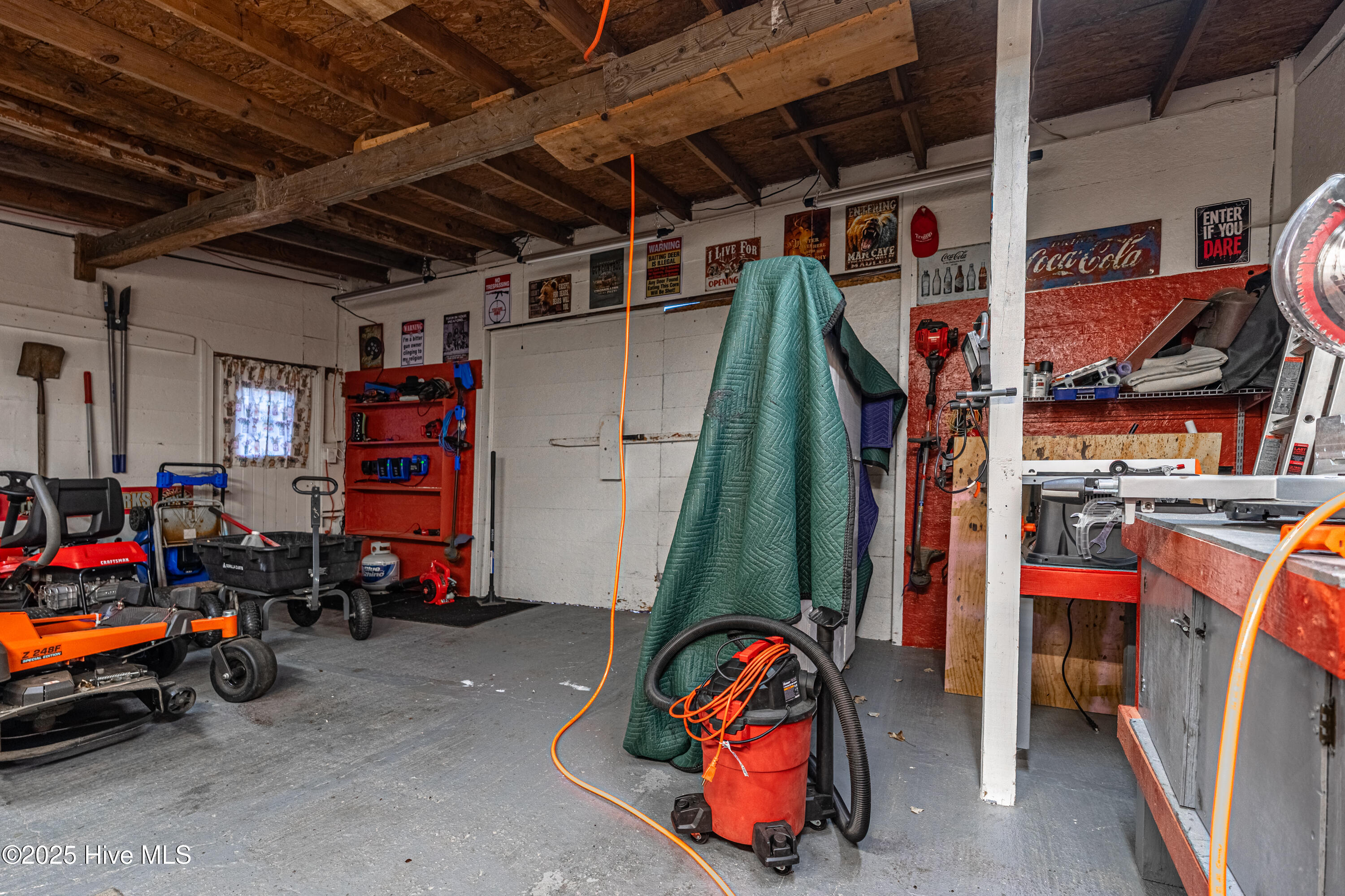 100541983 | Photo 36