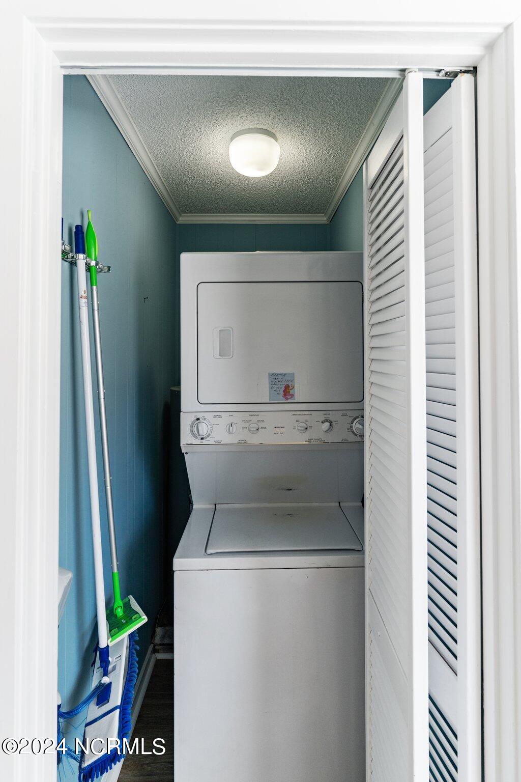 1404 Canal Drive Apt 17, Carolina Beach, NC 28428 – photo 18: 24-web-or-mls-BTS08439