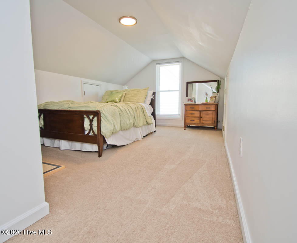 100569264 | Photo 25