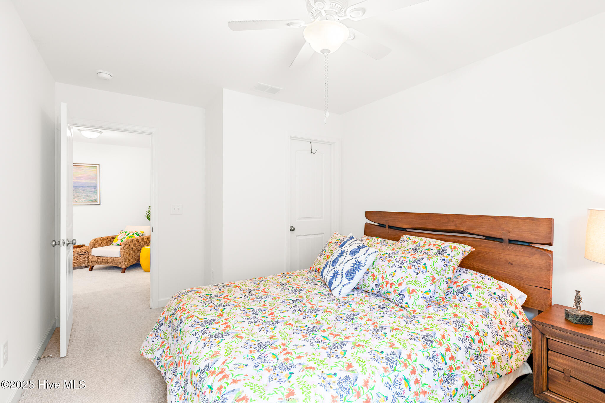 100518032 | Photo 27