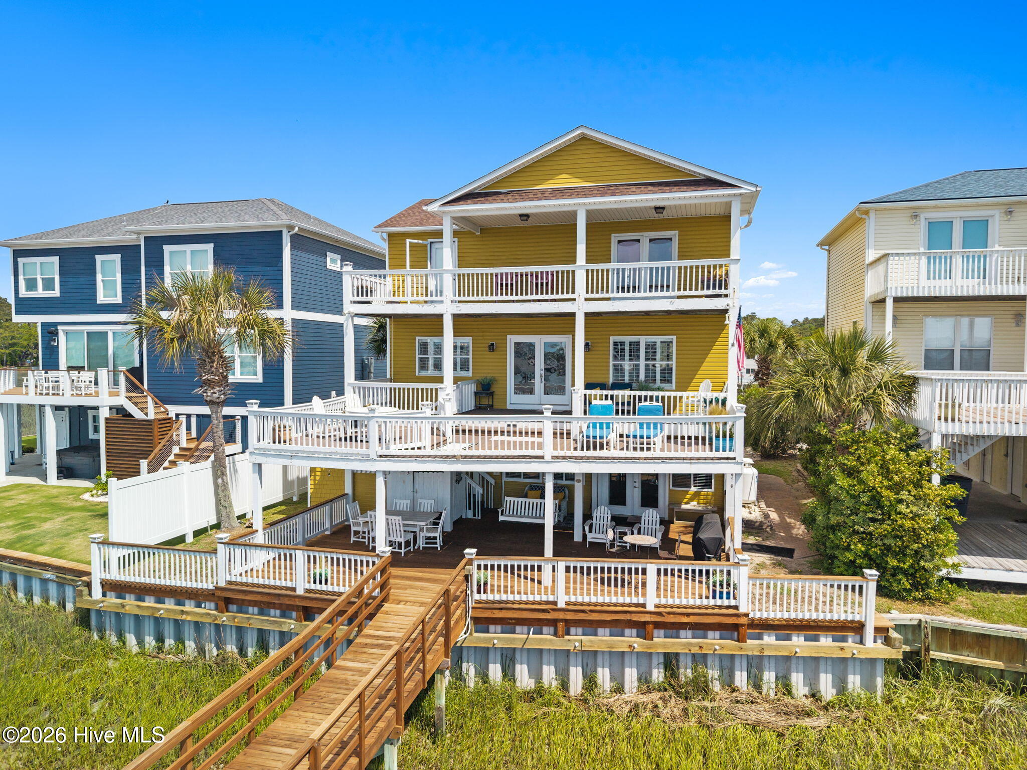 100570592 | Photo 52