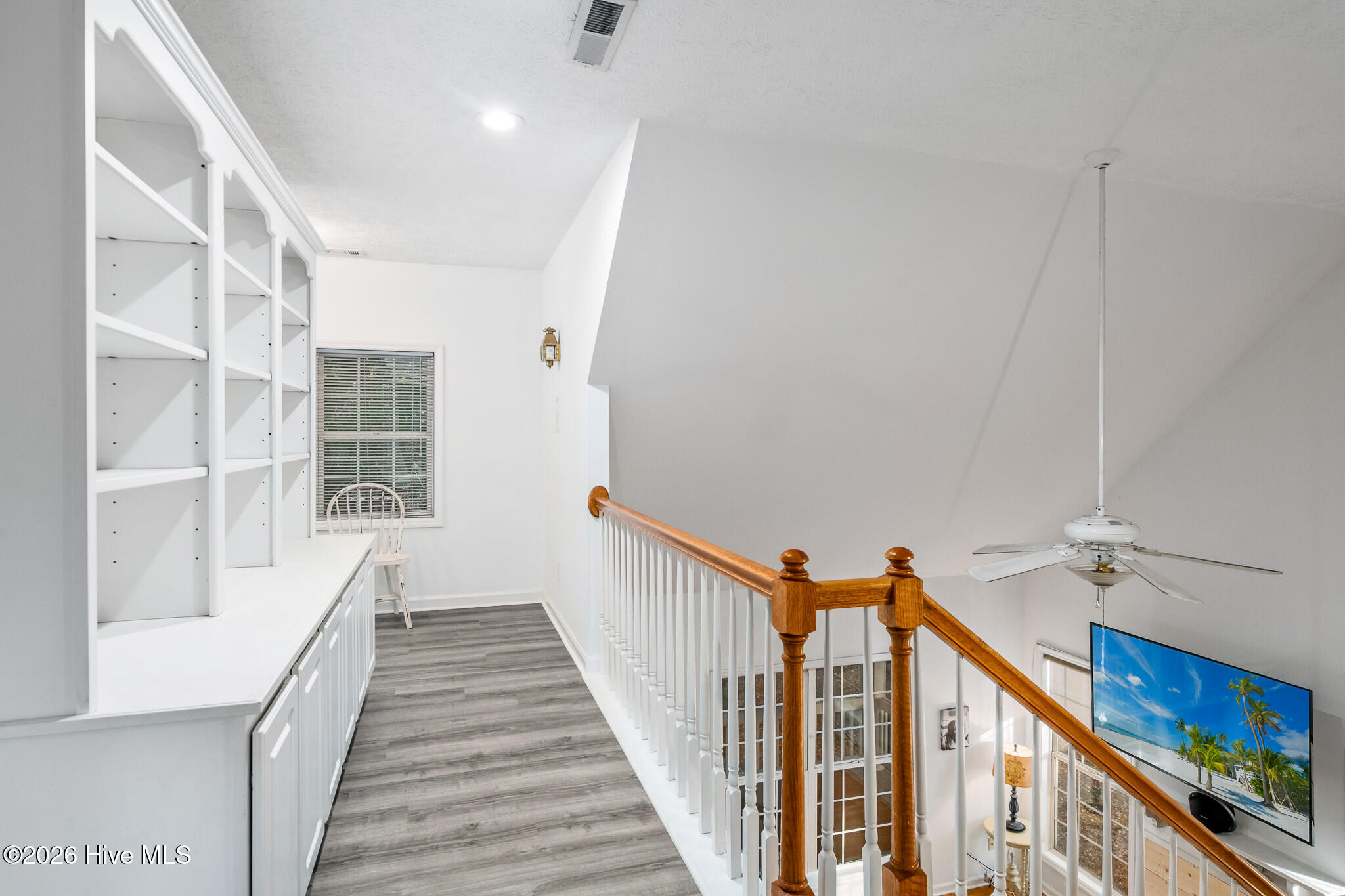 100549420 | Photo 25