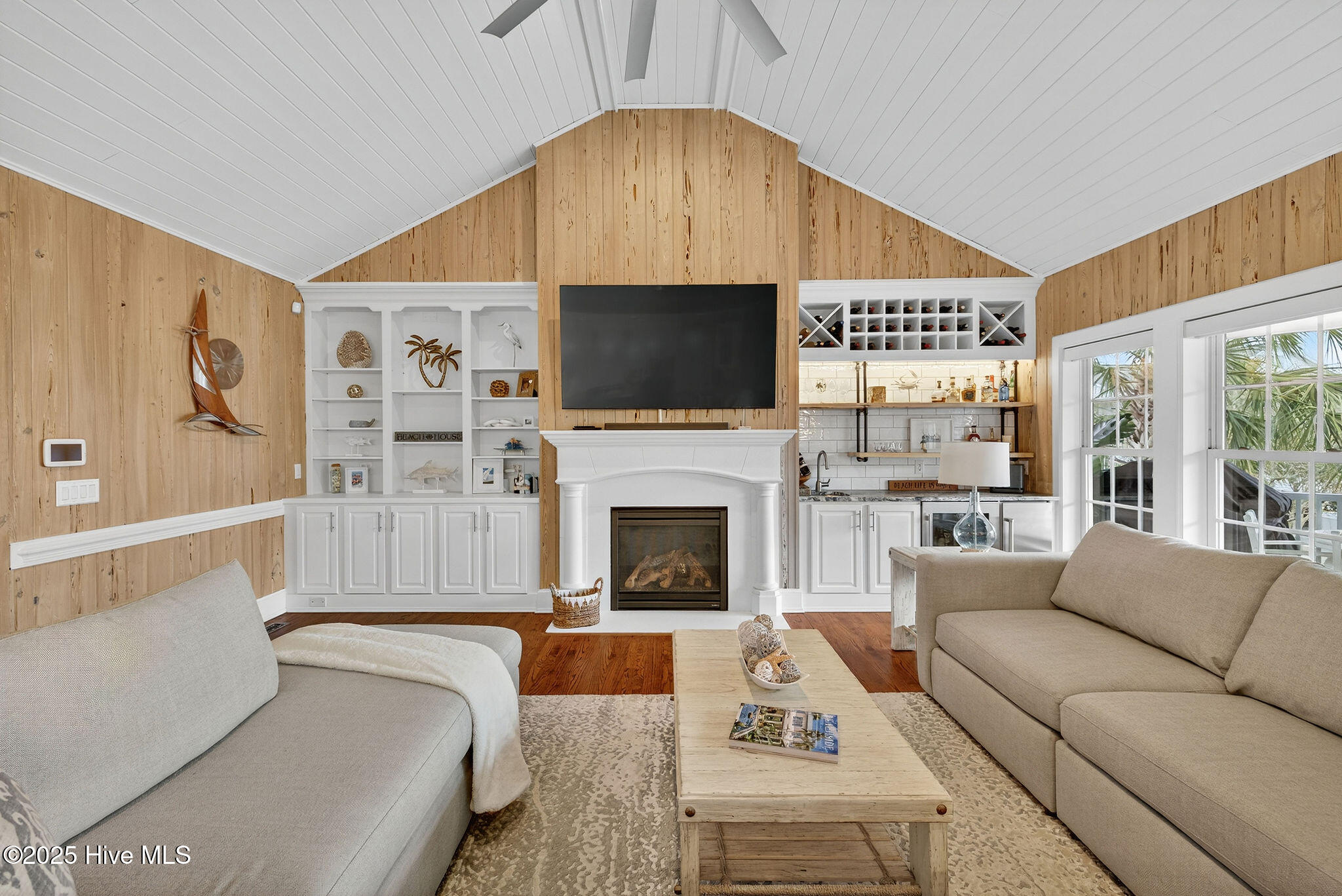 100537331 | Photo 12