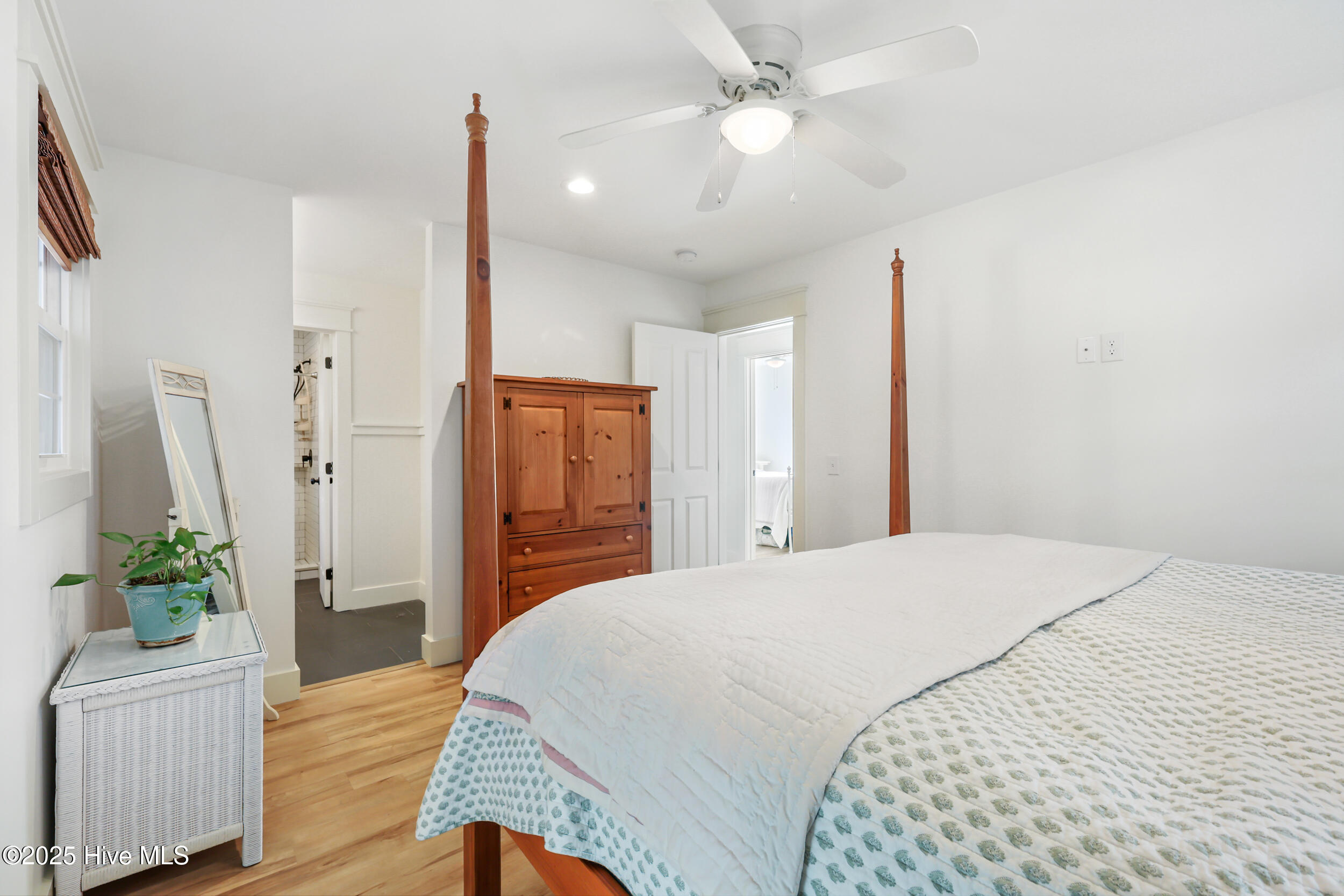 100545776 | Photo 20