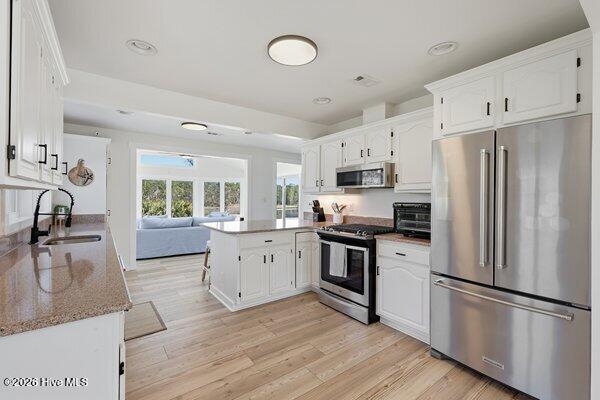 100556349 | Photo 14