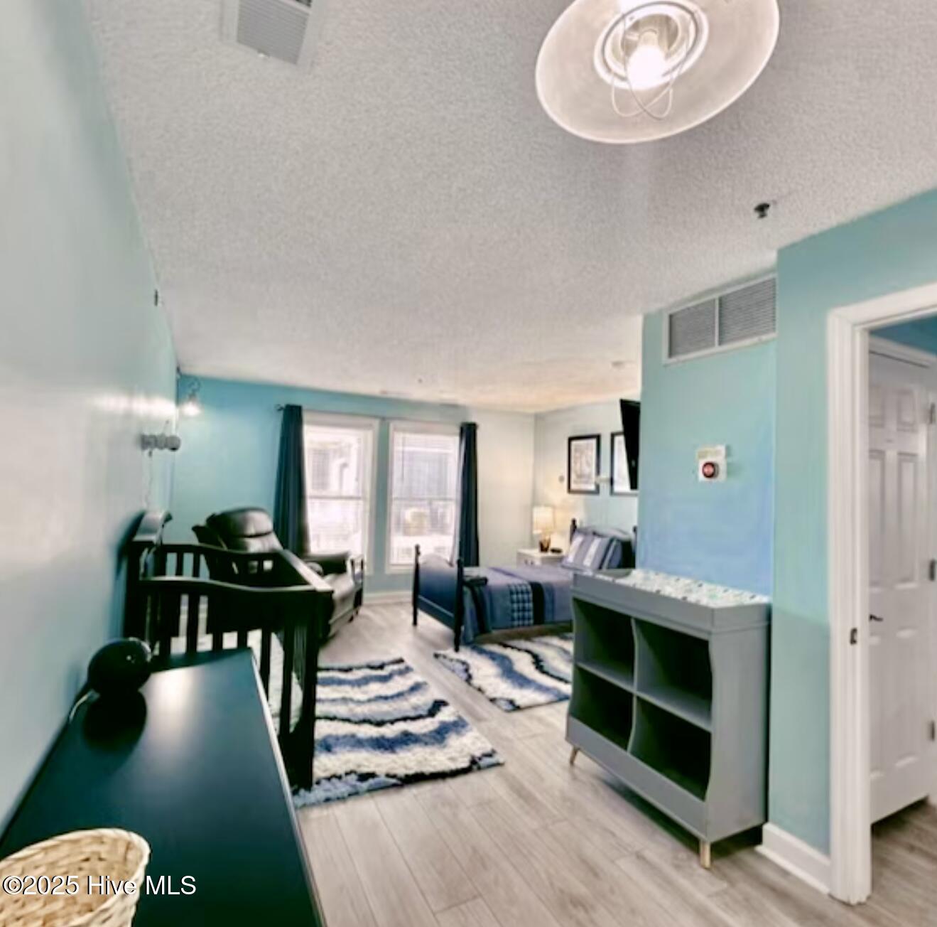 100539487 | Photo 11