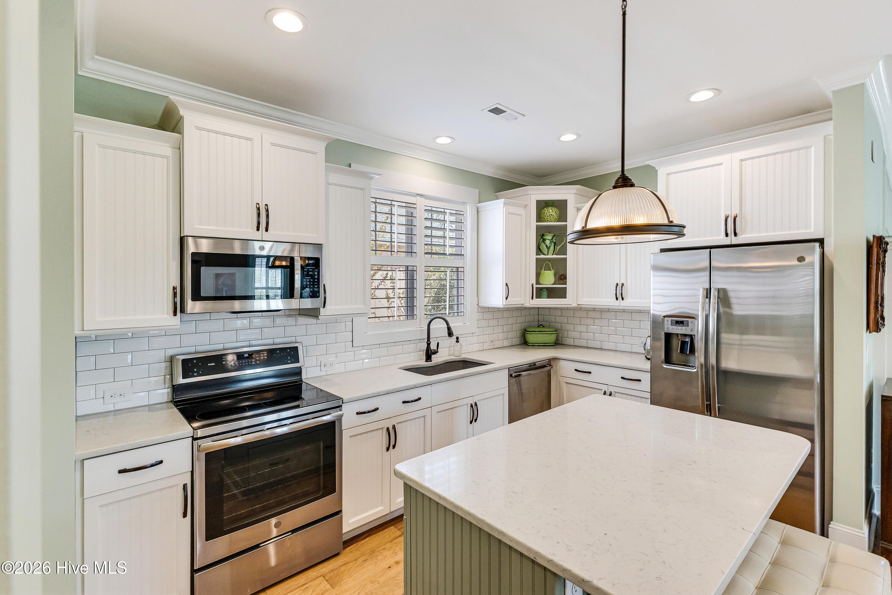 100564623 | Photo 13