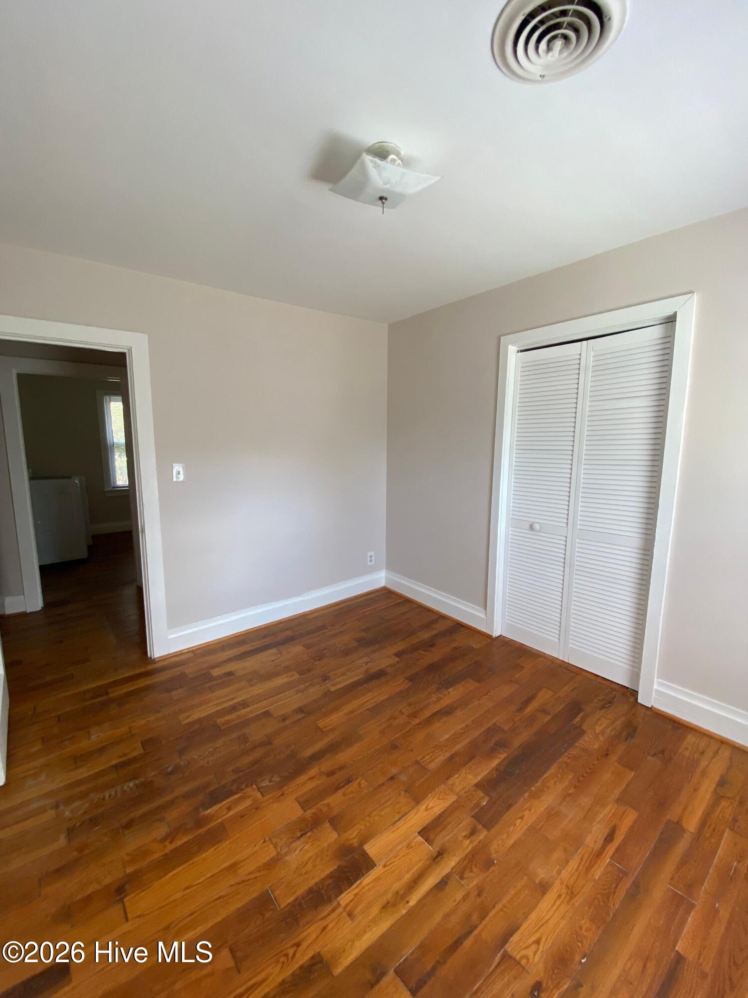 100565723 | Photo 14