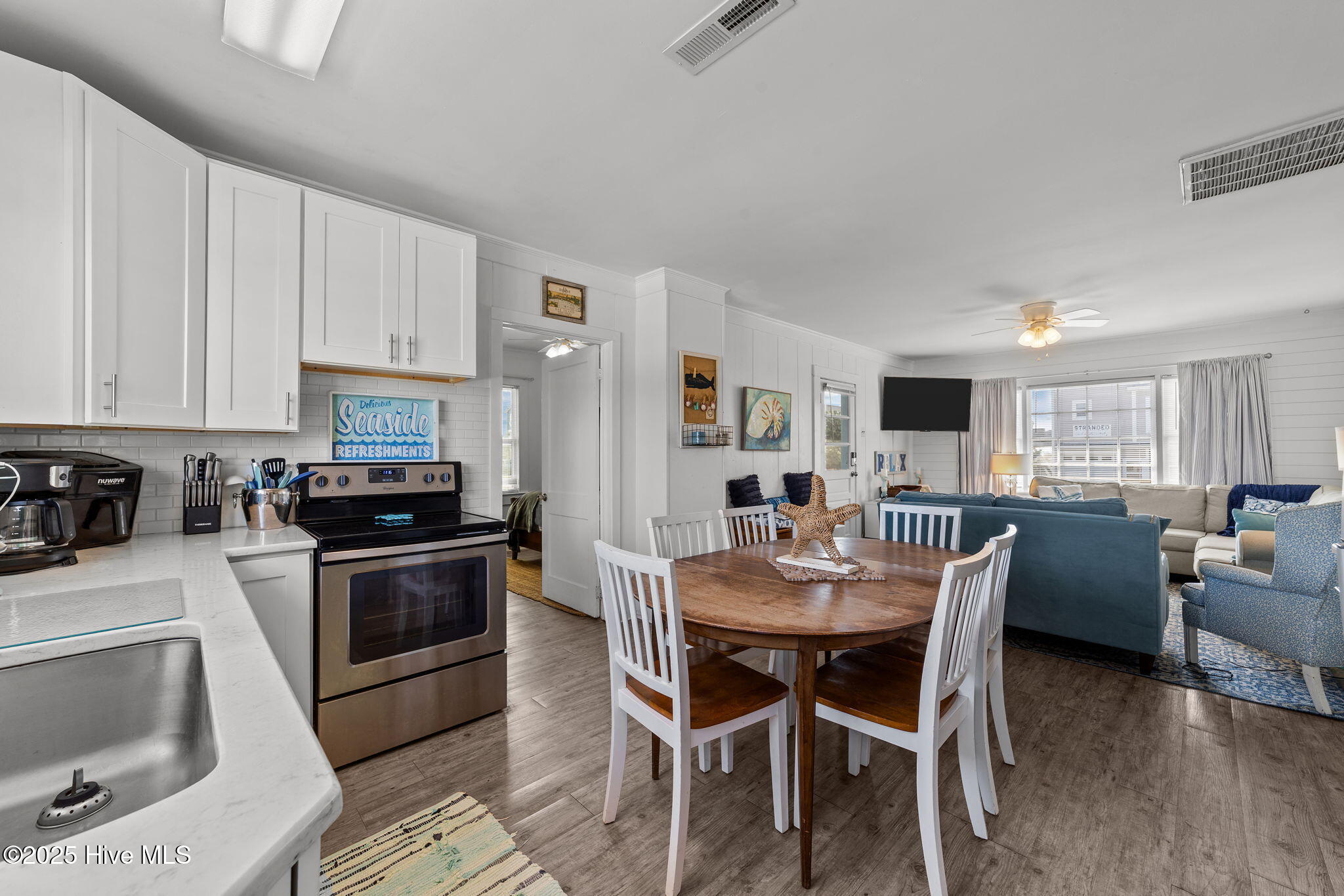 100536358 | Photo 12