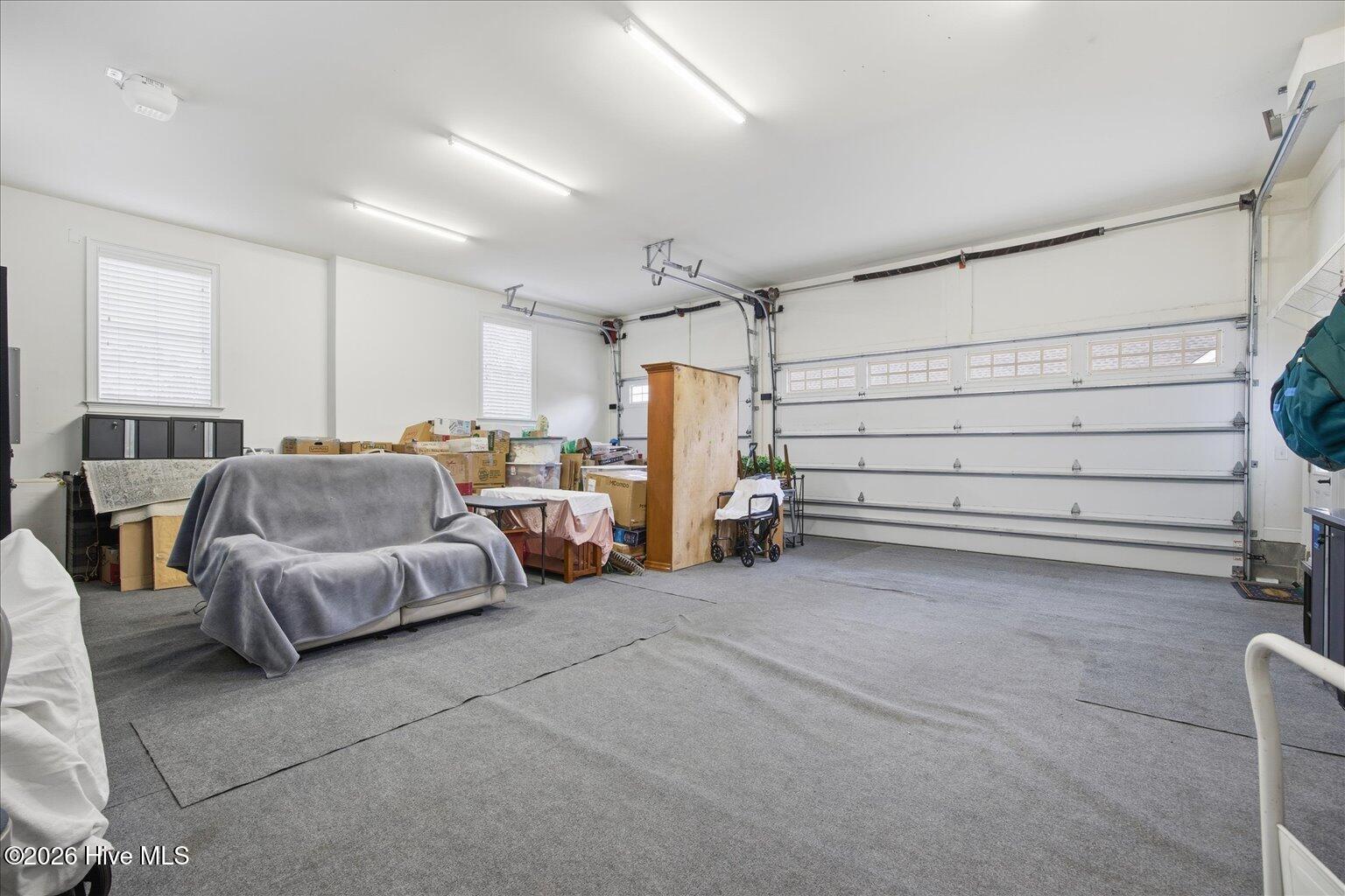 100549757 | Photo 35