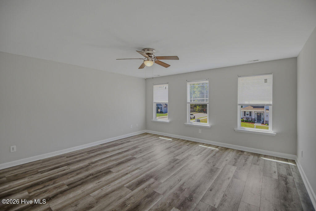 100568501 | Photo 33