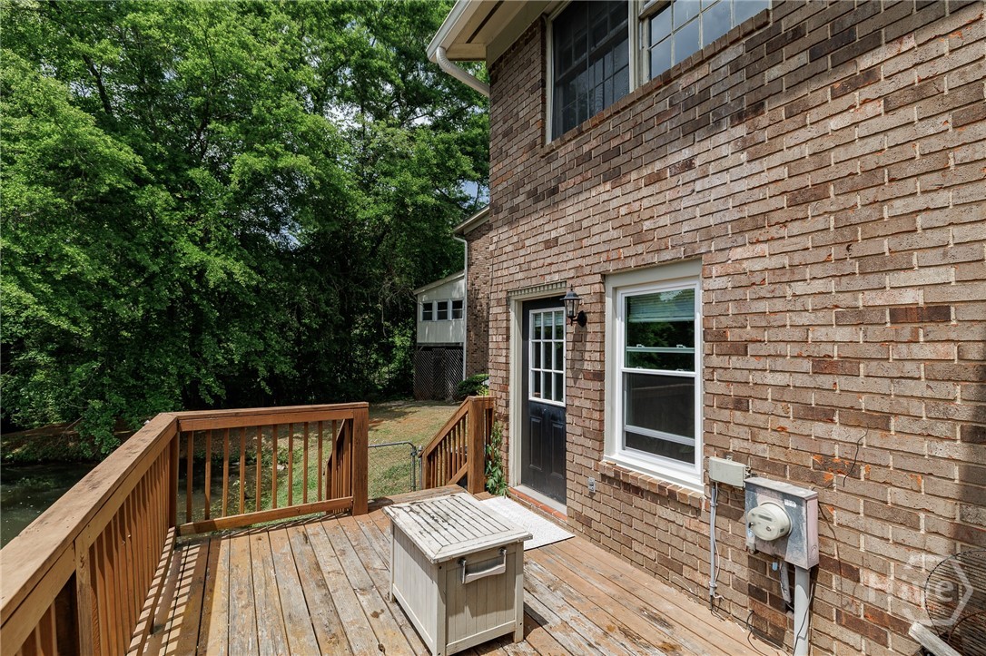 119 Eaglewood Way
