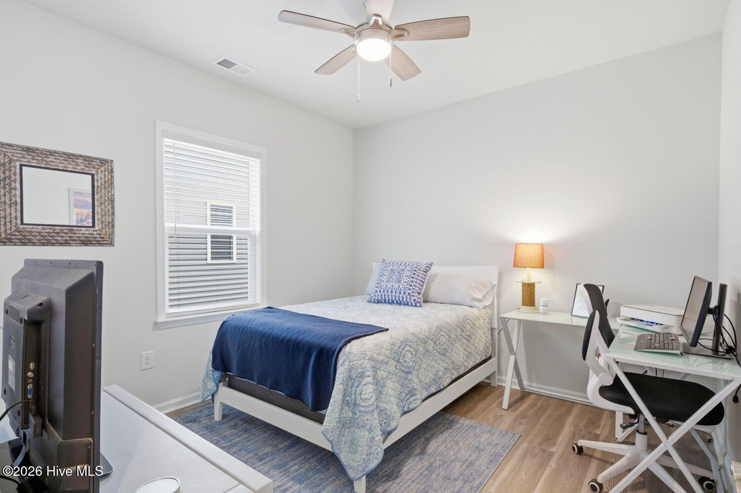 100555393 | Photo 28