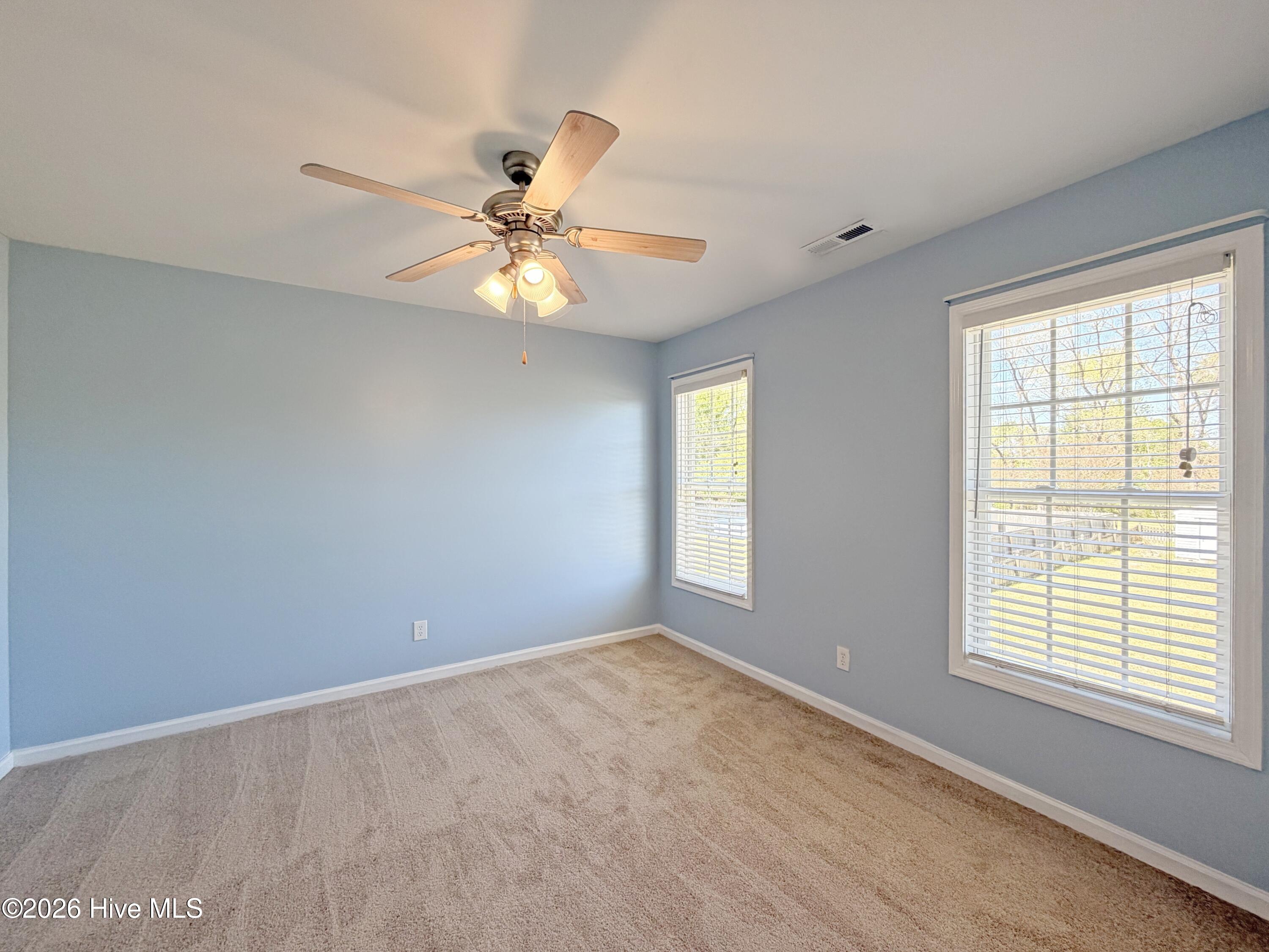 100547389 | Photo 37