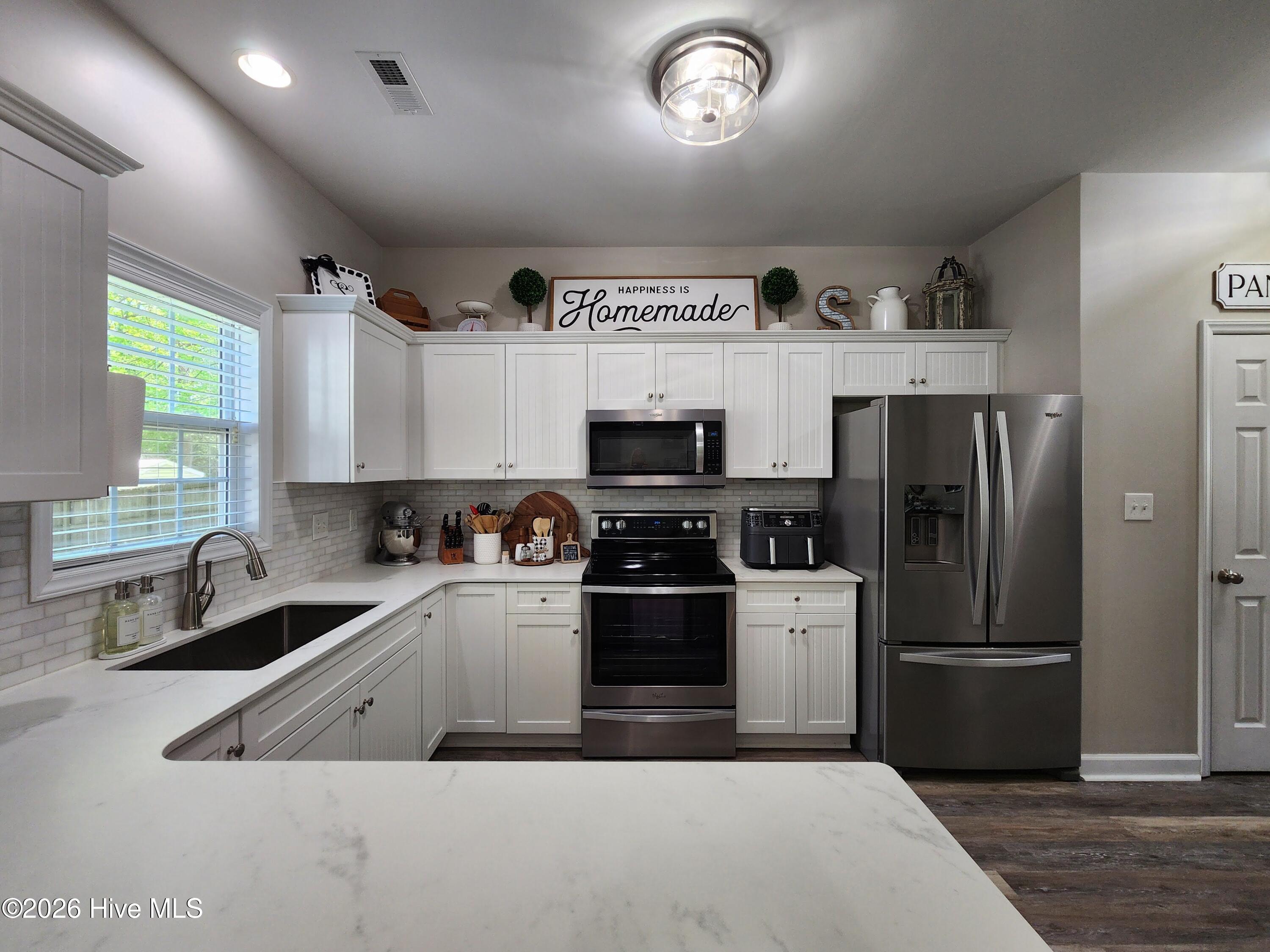 100570364 | Photo 13