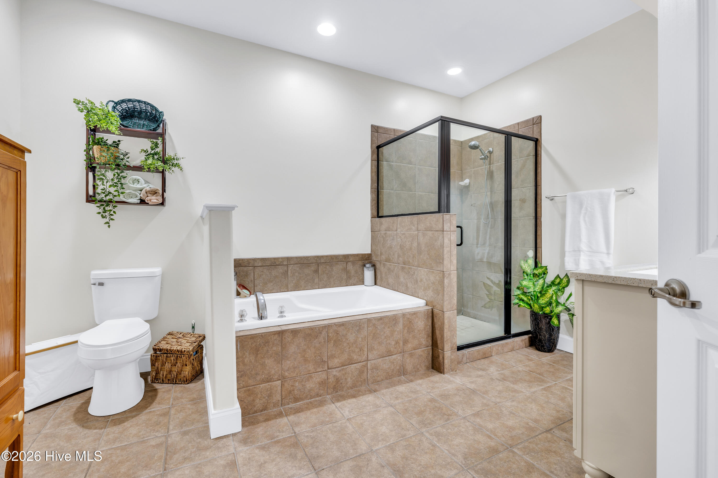 100550739 | Photo 26