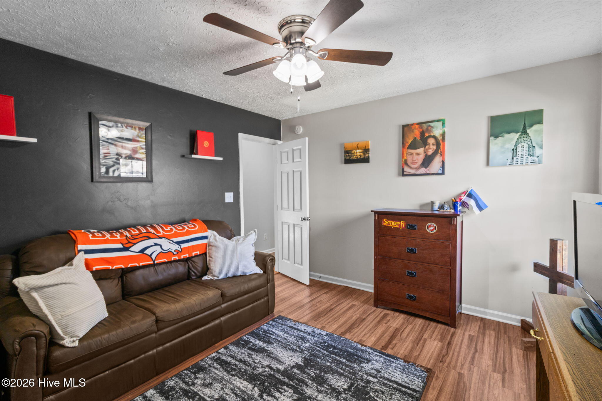 100561998 | Photo 27