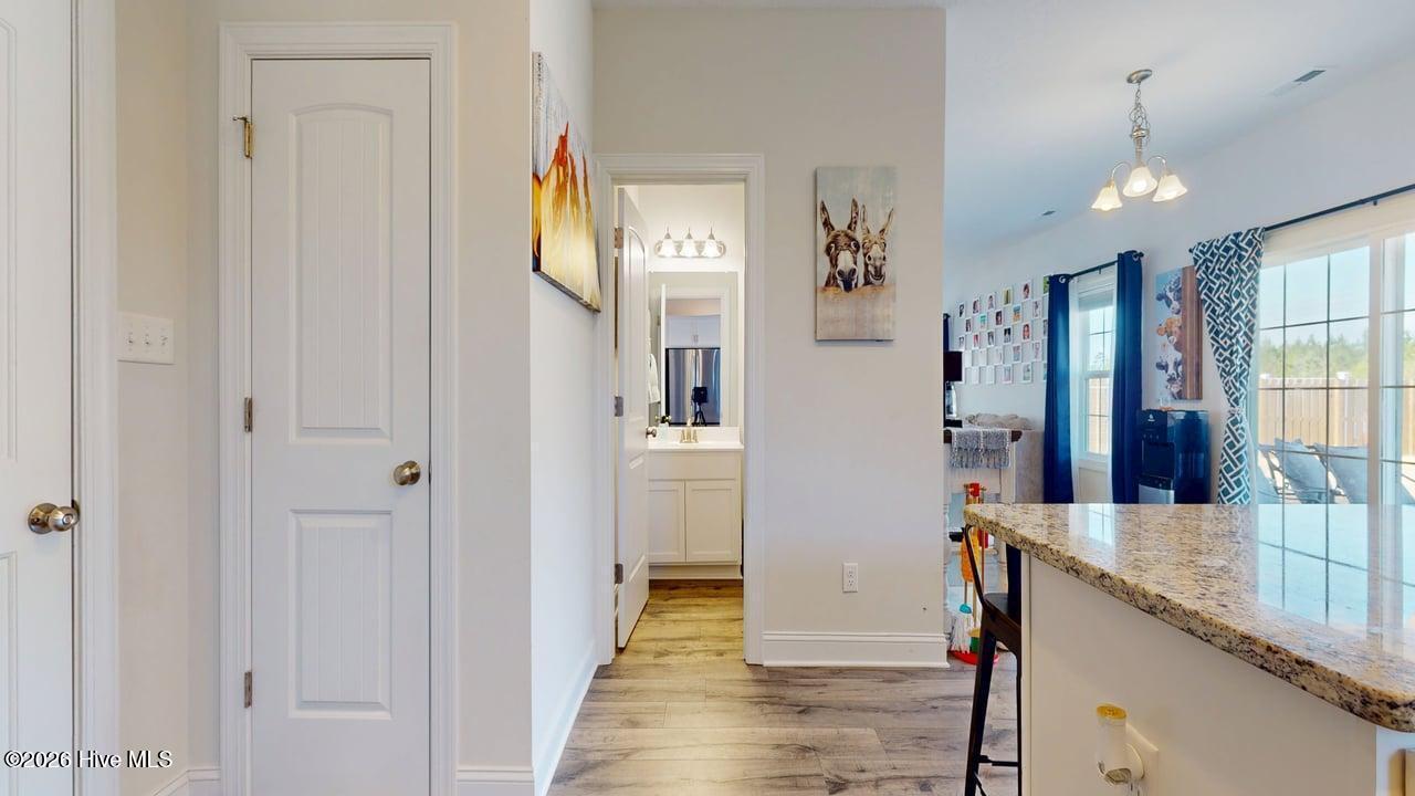 100559216 | Photo 25