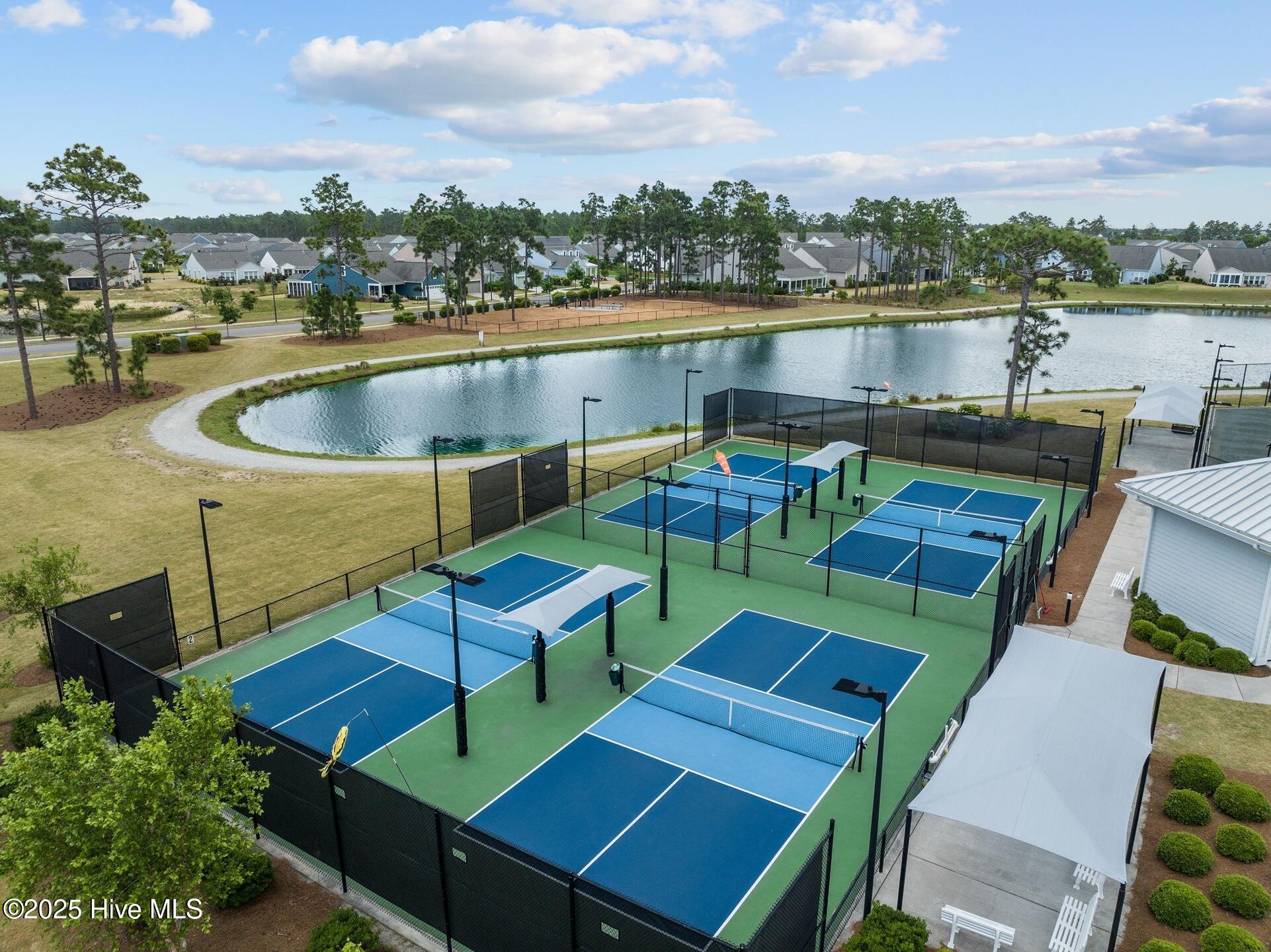 100528063 | Photo 57