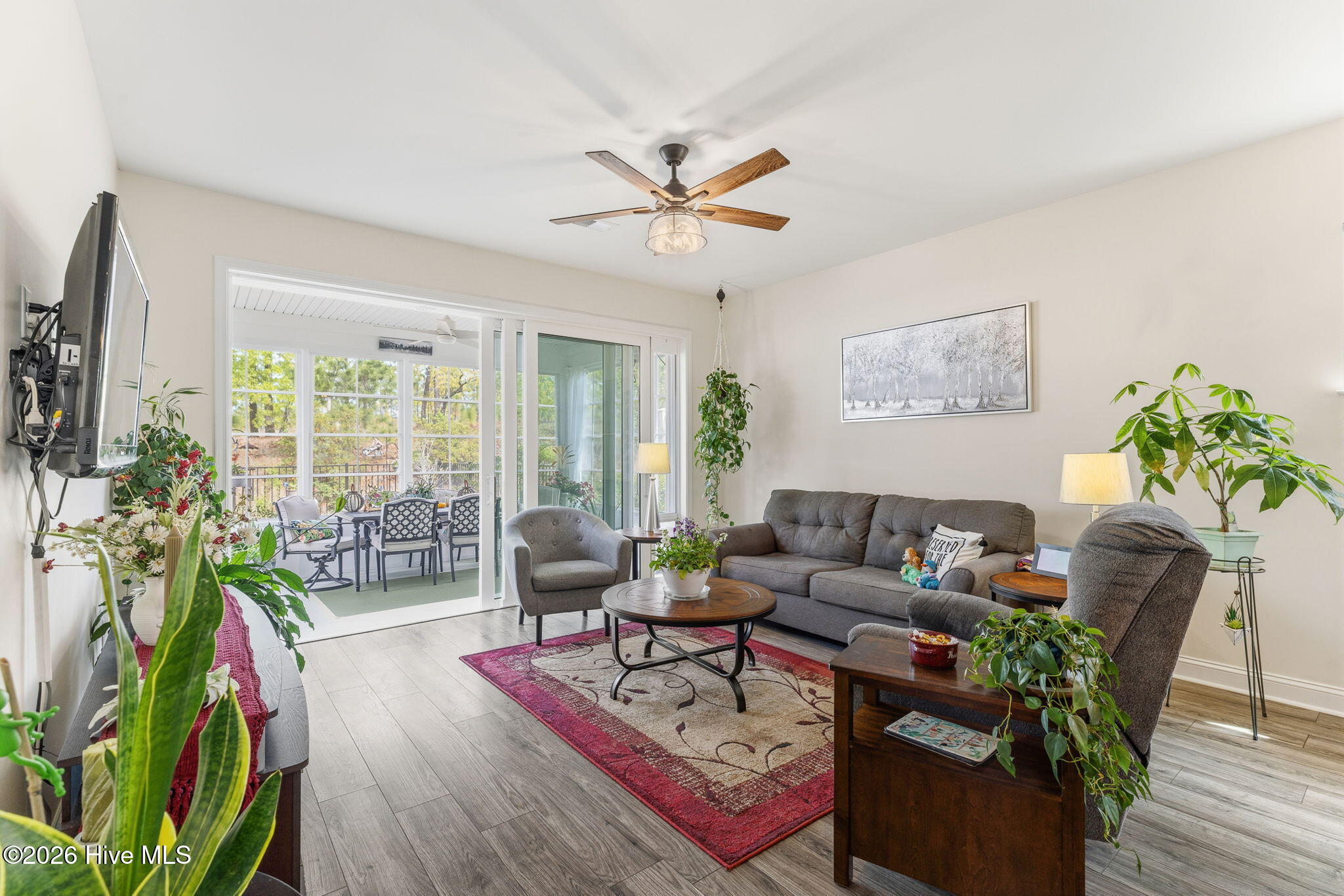 100565858 | Photo 23