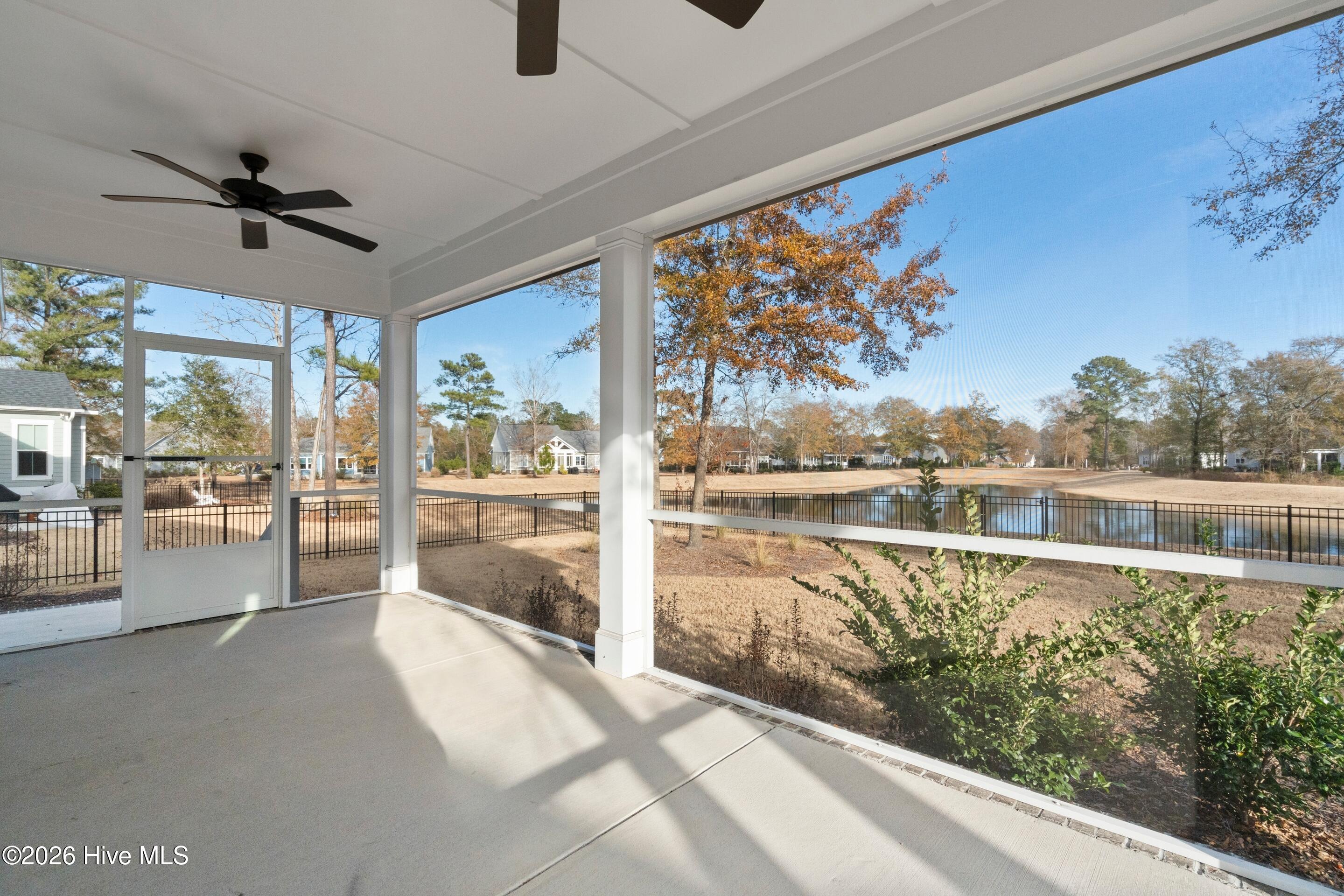 100549820 | Photo 29