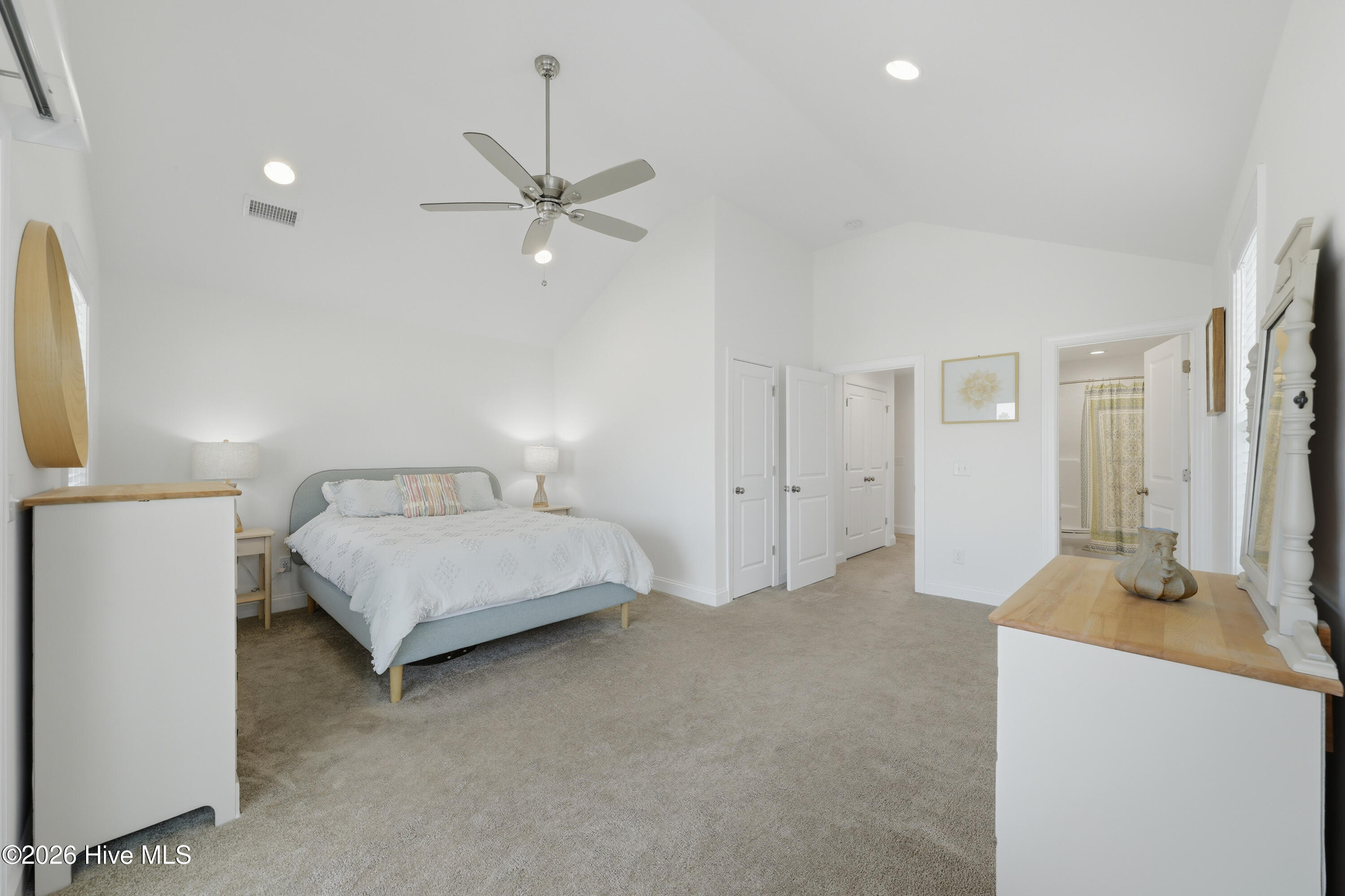 100558751 | Photo 23