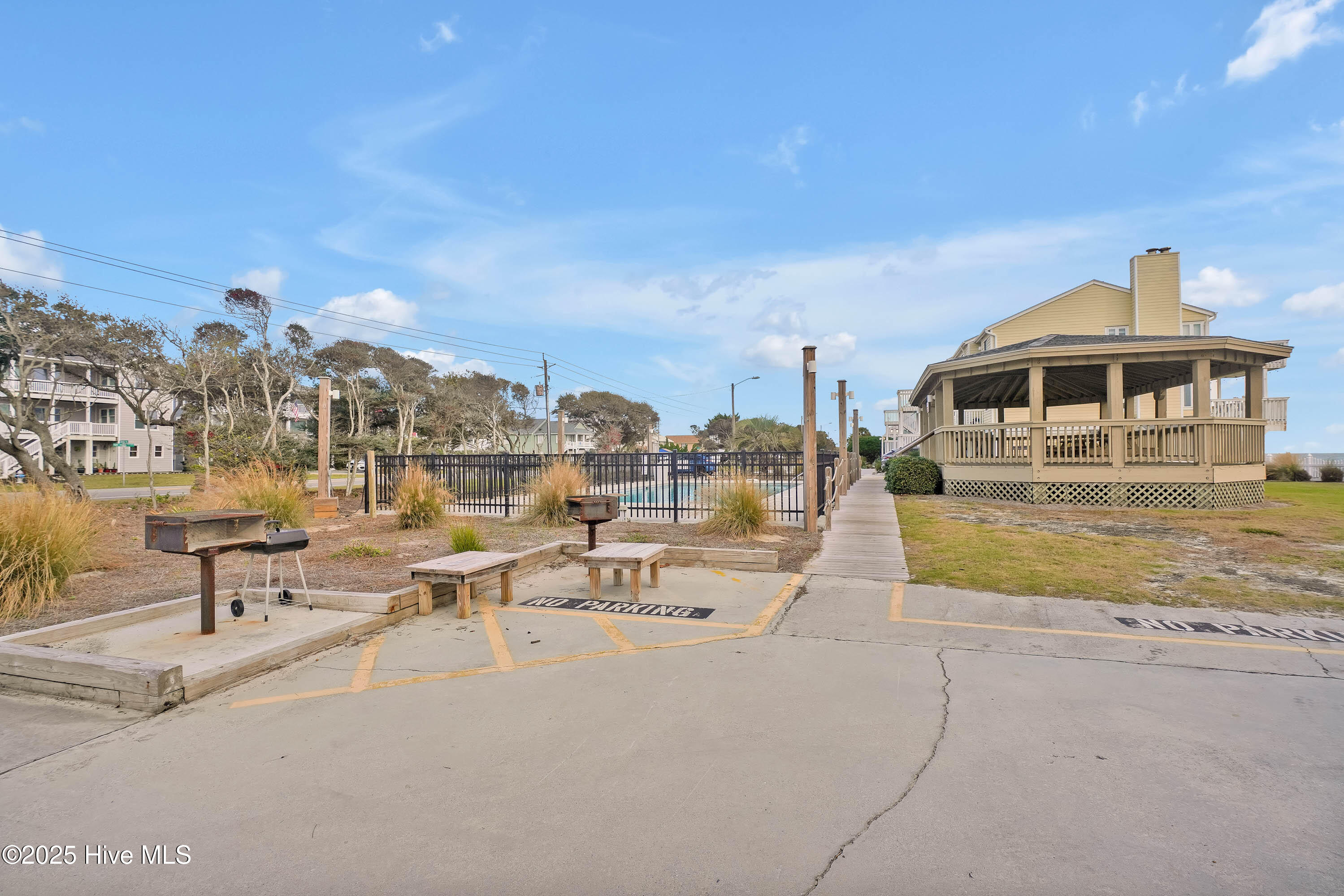 100570549 | Photo 57