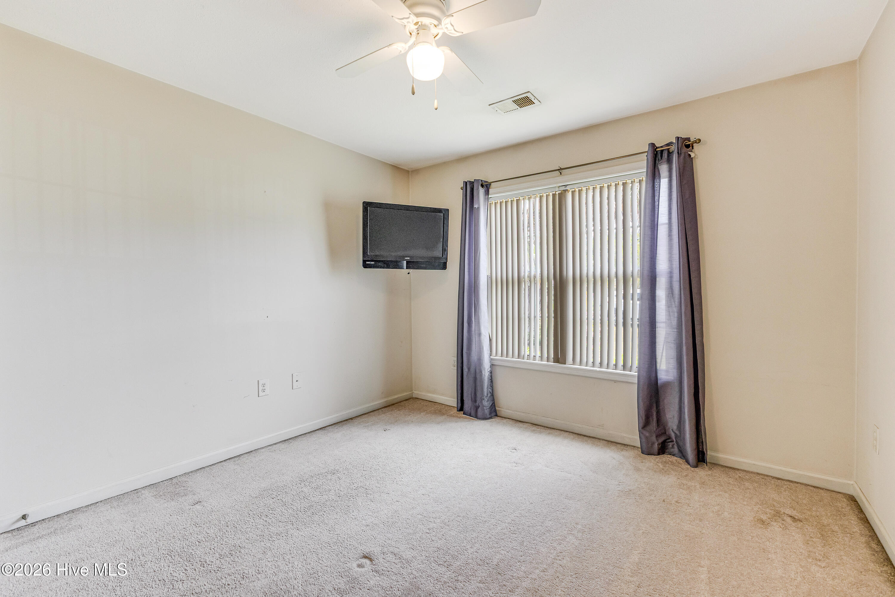 100566920 | Photo 23