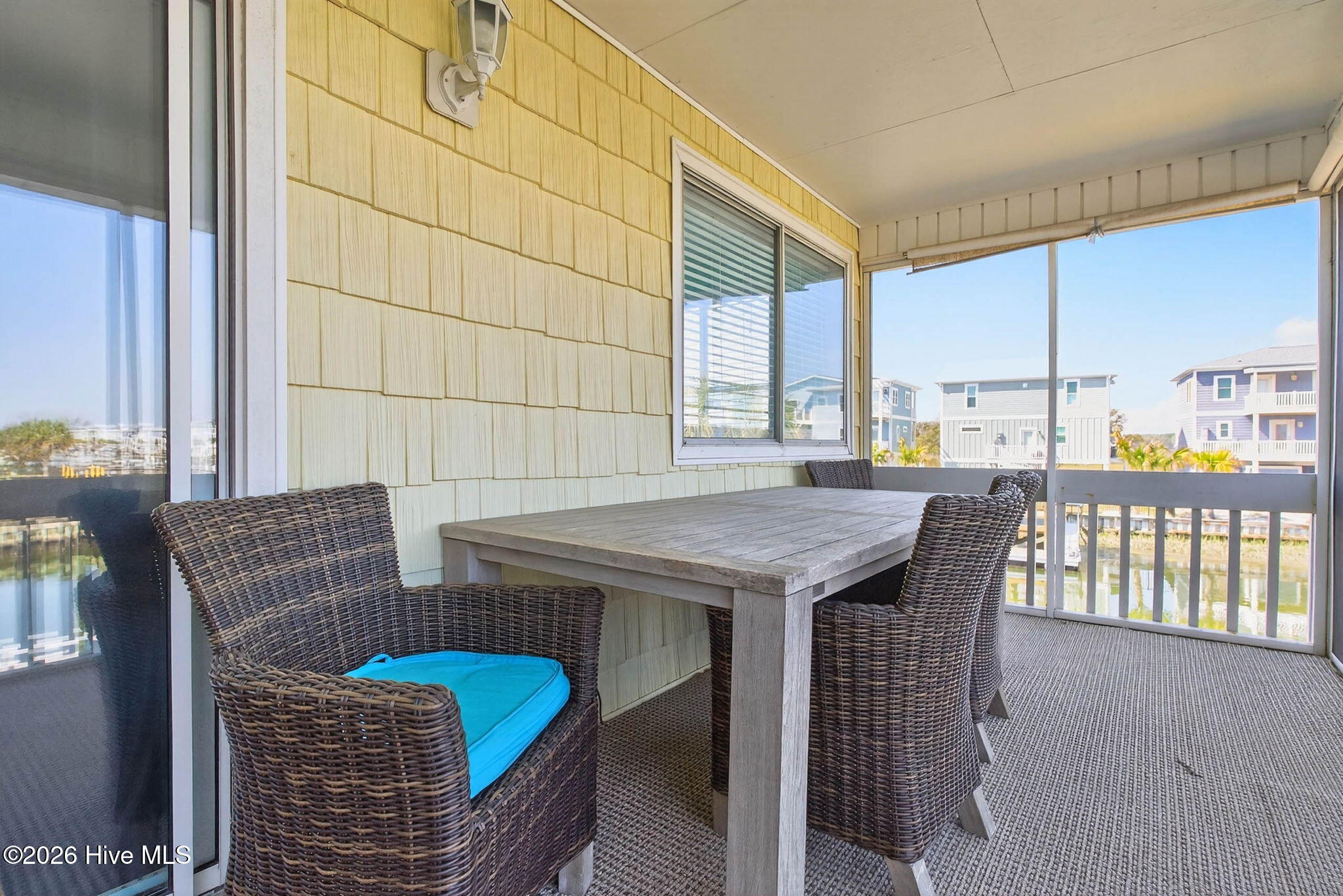 100564283 | Photo 18