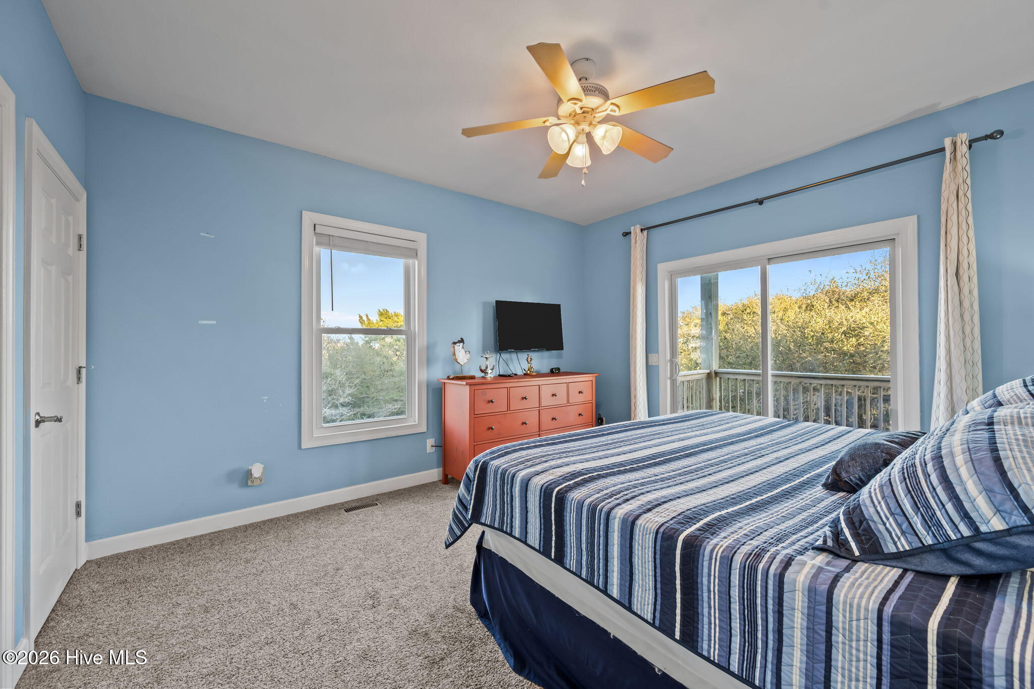 100565208 | Photo 44