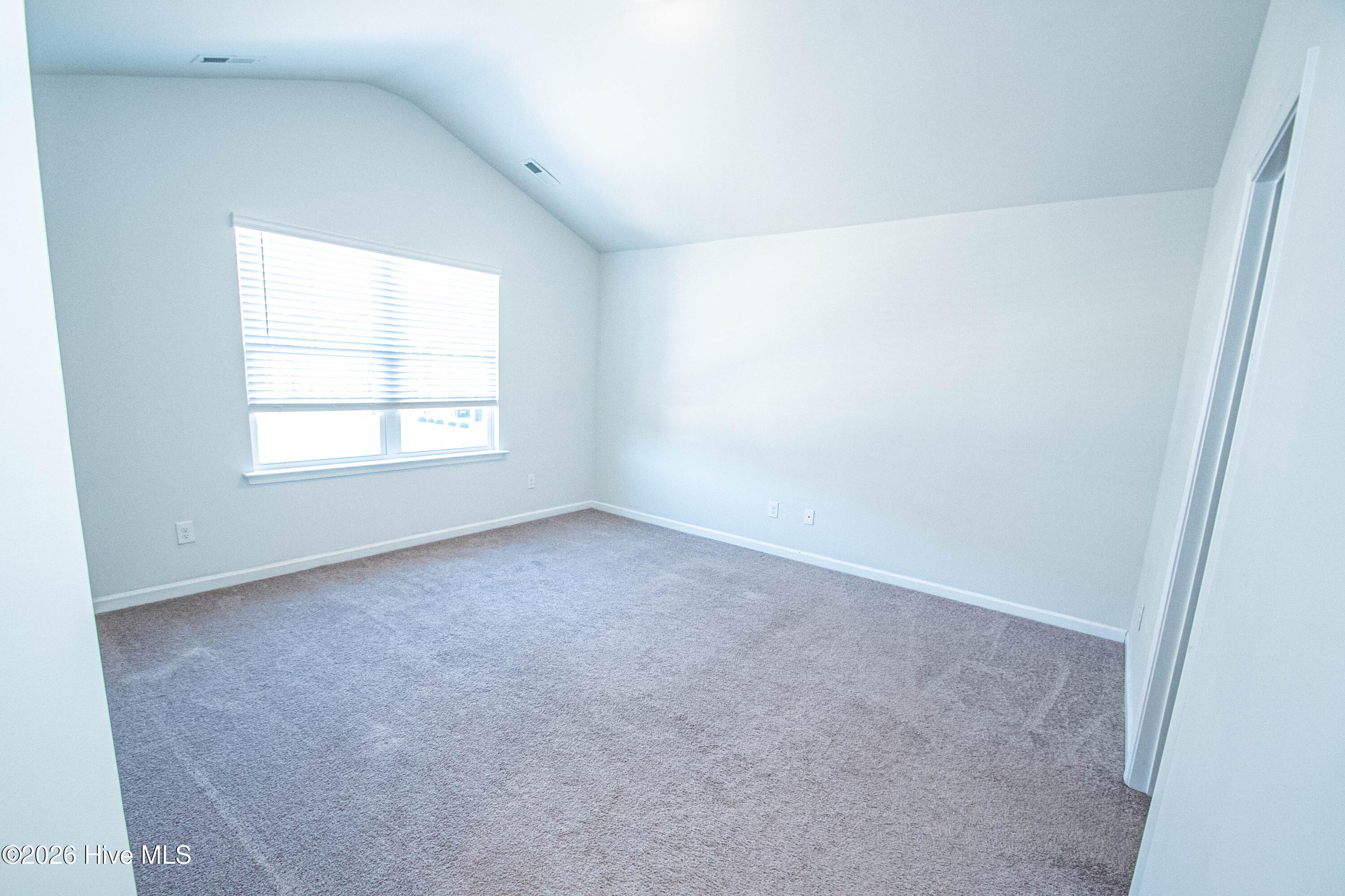 100553957 | Photo 37