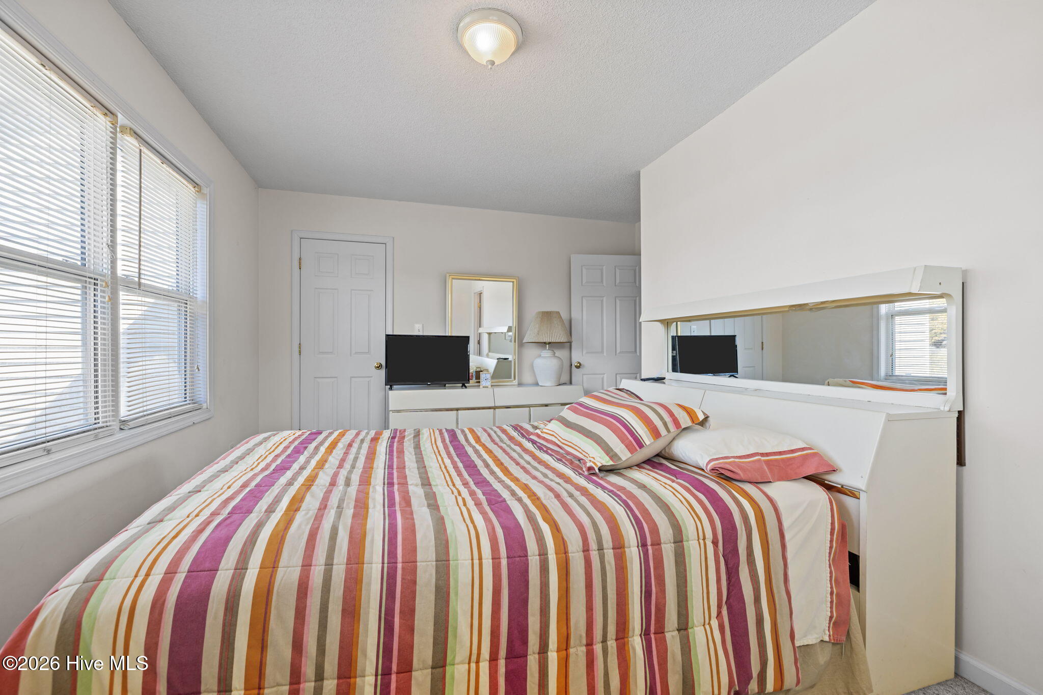 100557807 | Photo 17