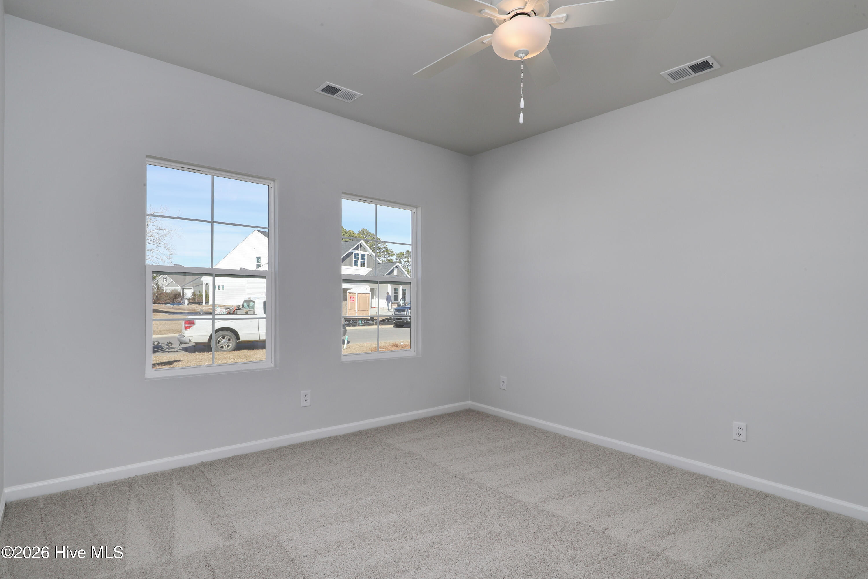 100520323 | Photo 31