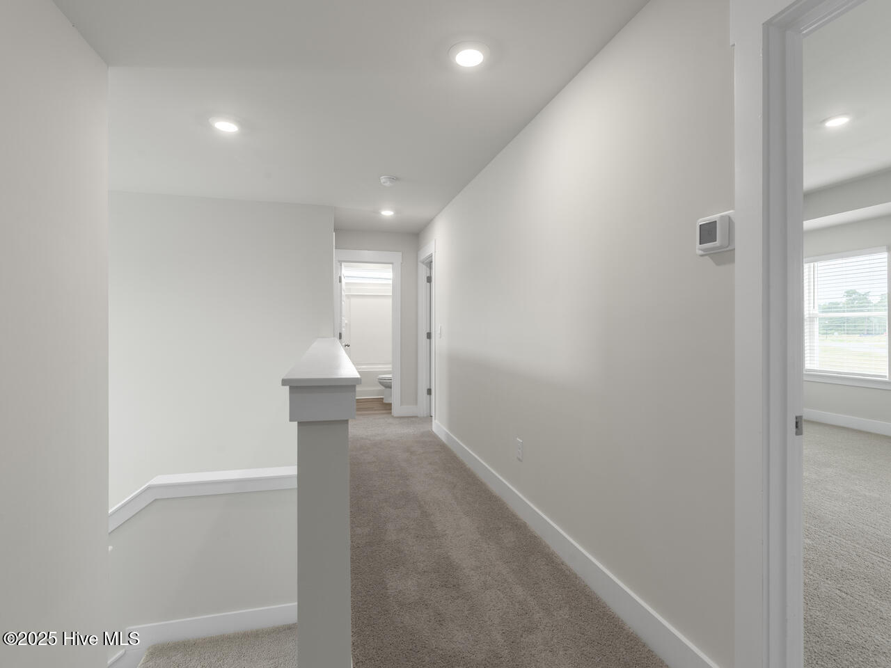 100569577 | Photo 24