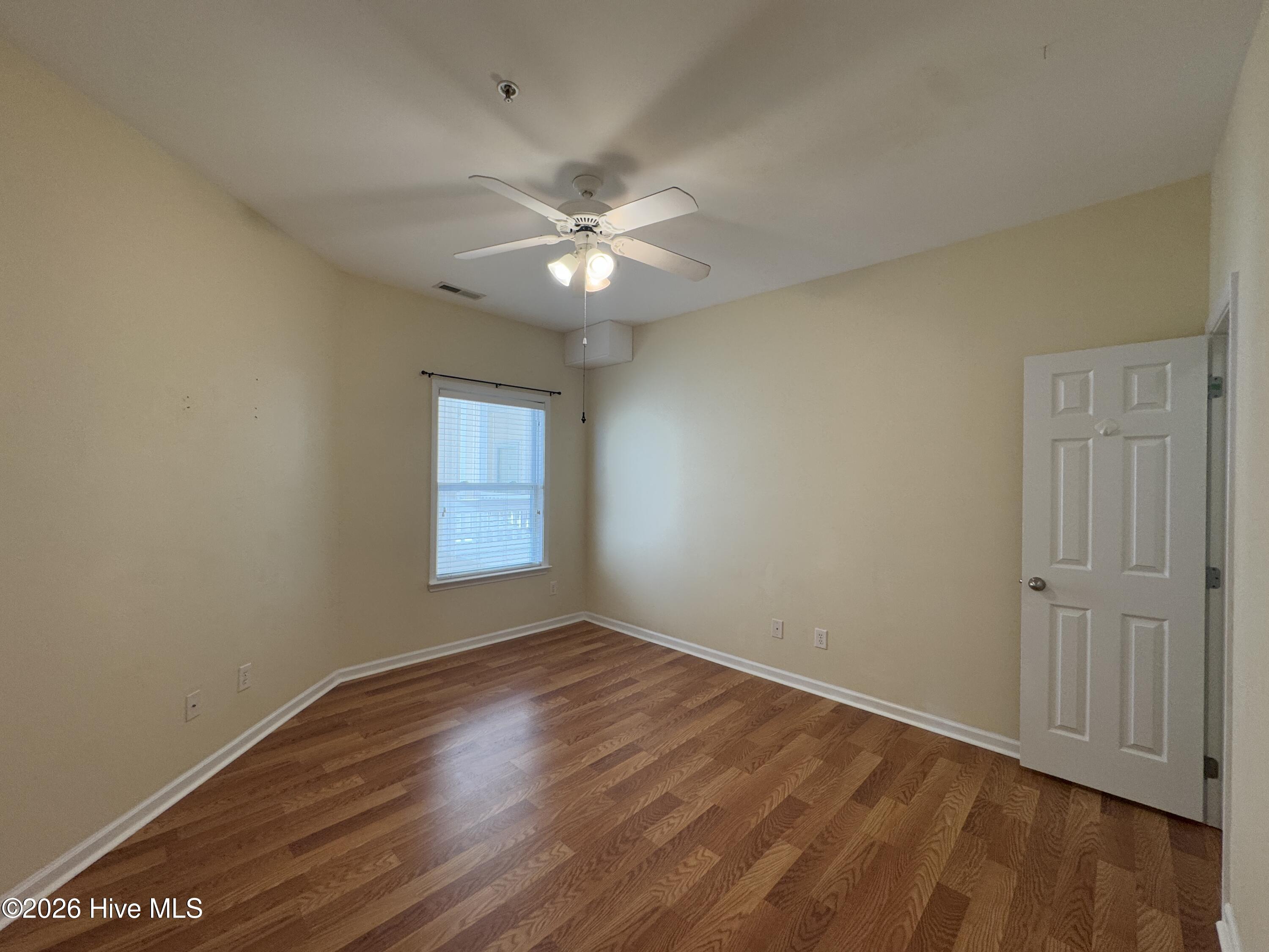 100551595 | Photo 13