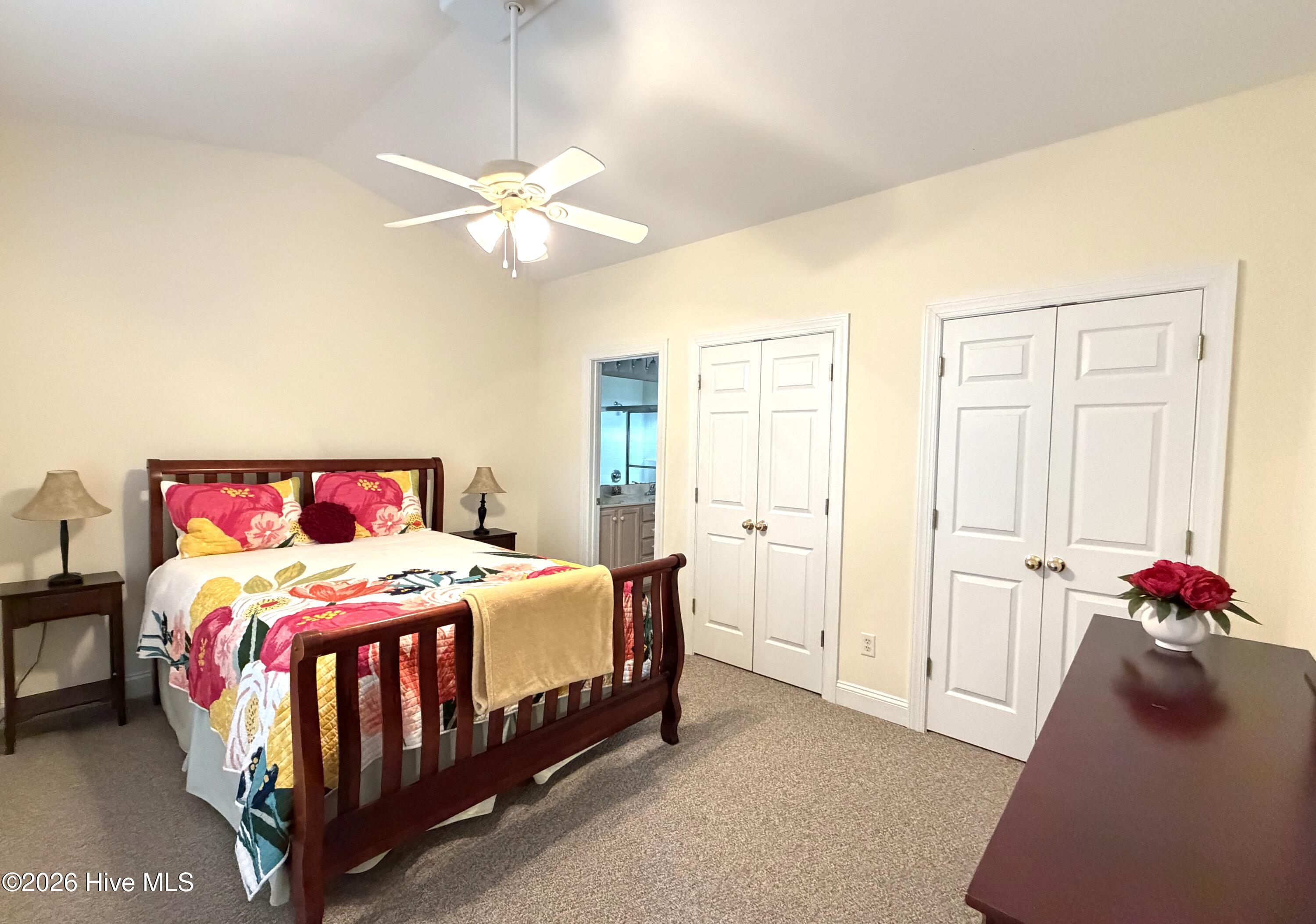 100550365 | Photo 35