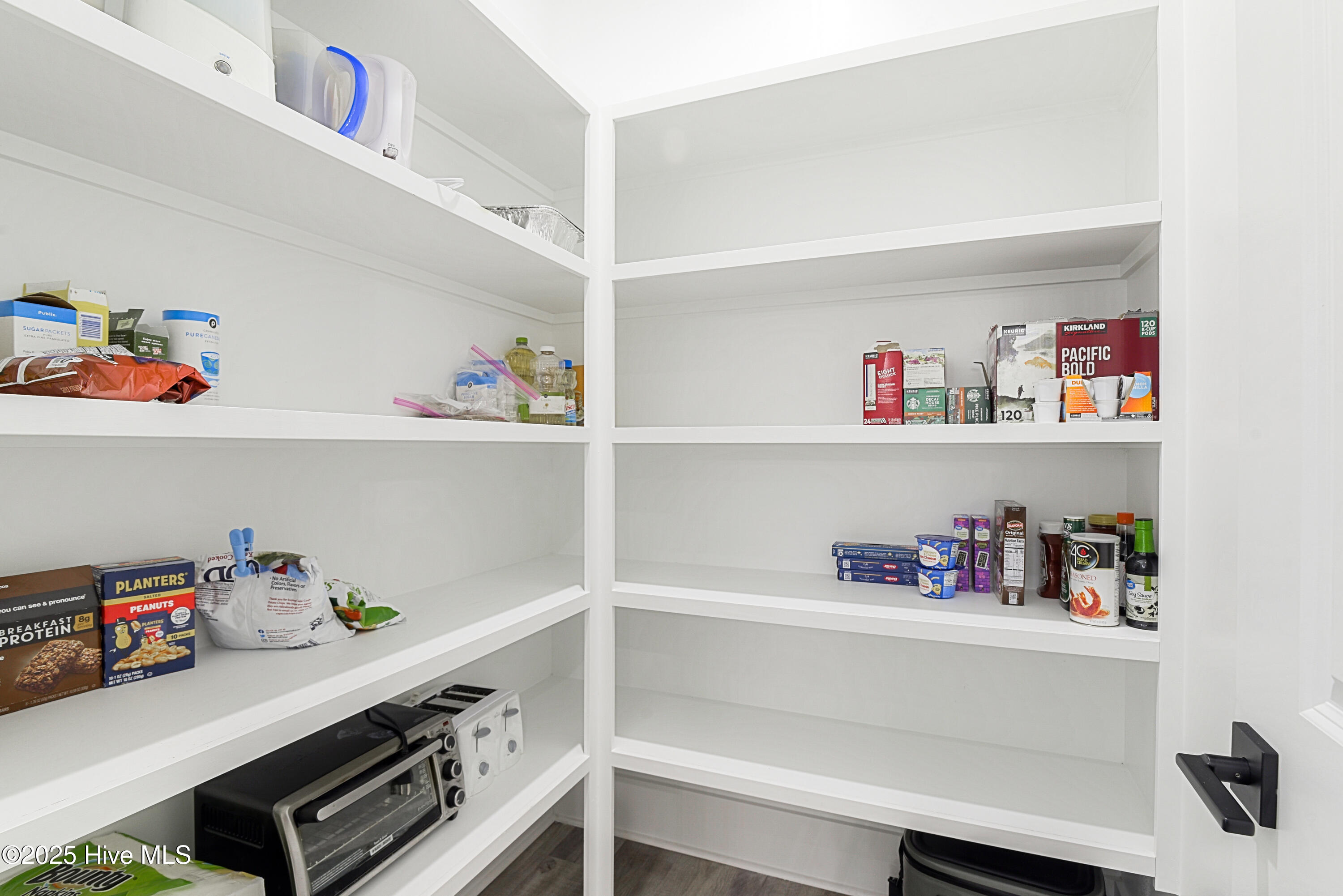 100532165 | Photo 11