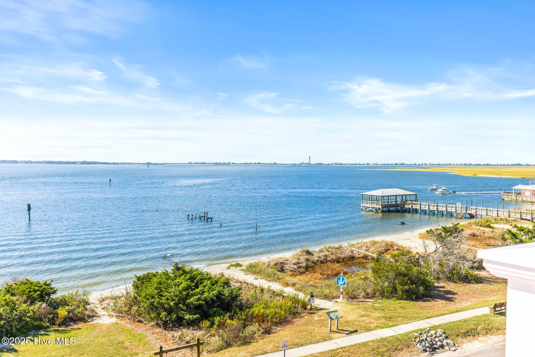 100561116 | Photo 42