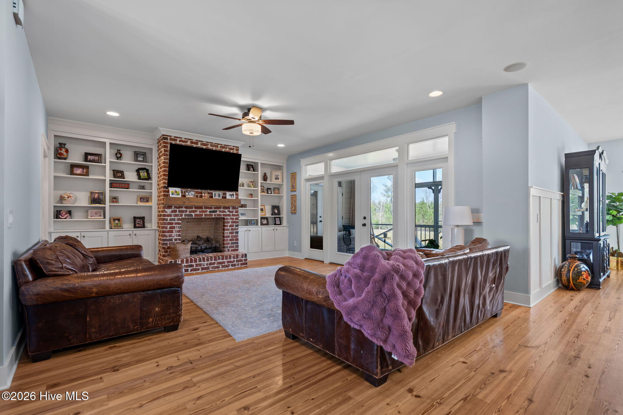 100563591 | Photo 14