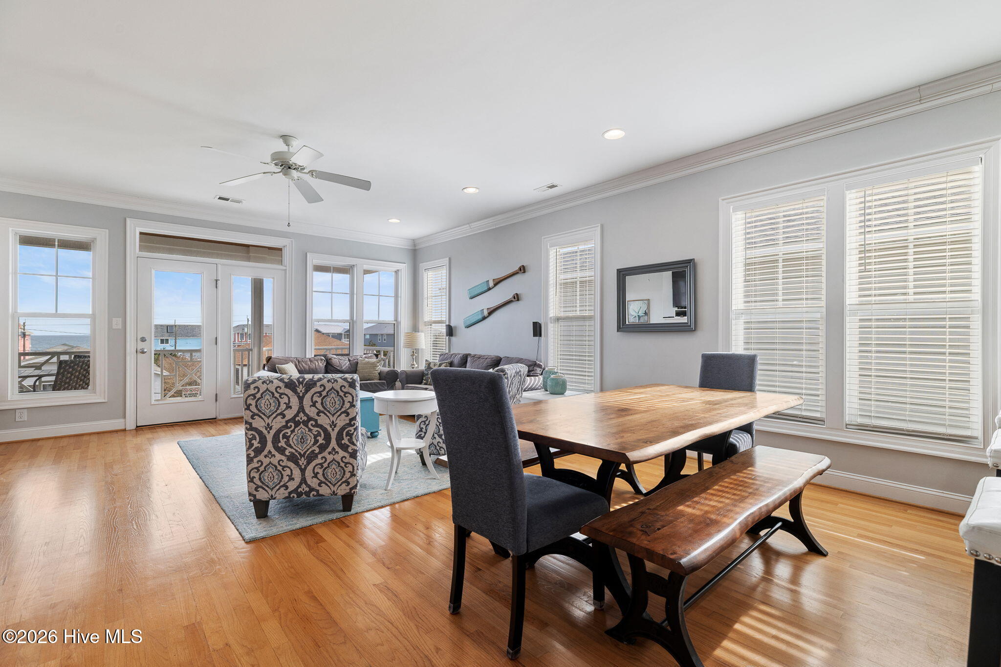 100551653 | Photo 46