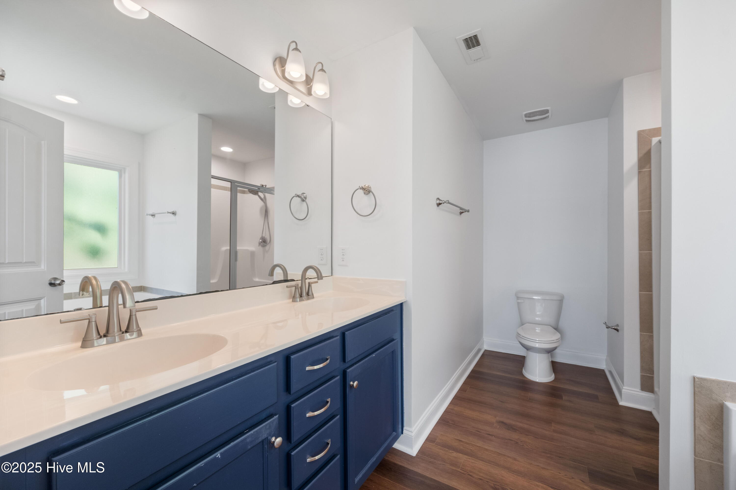 100546019 | Photo 24