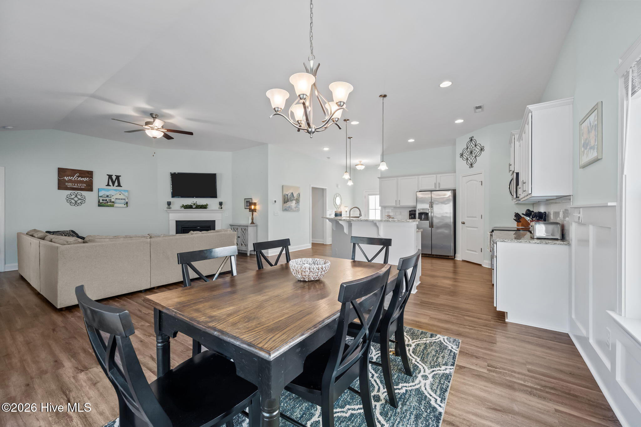 100564027 | Photo 15