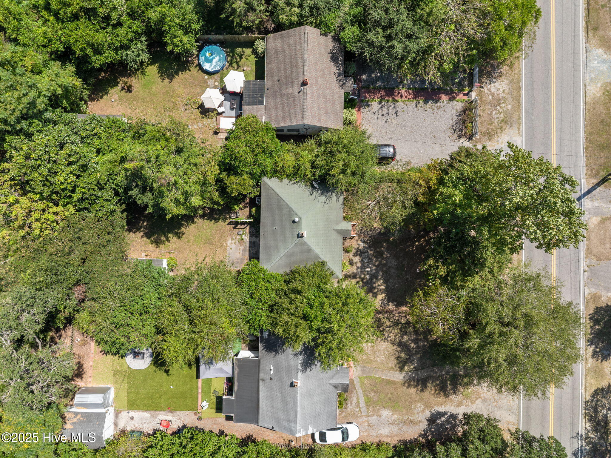 2061 Burnett Boulevard, Wilmington, NC 28401 – photo 11: 11-web-or-mls-DJI_20250905111405_0456_D