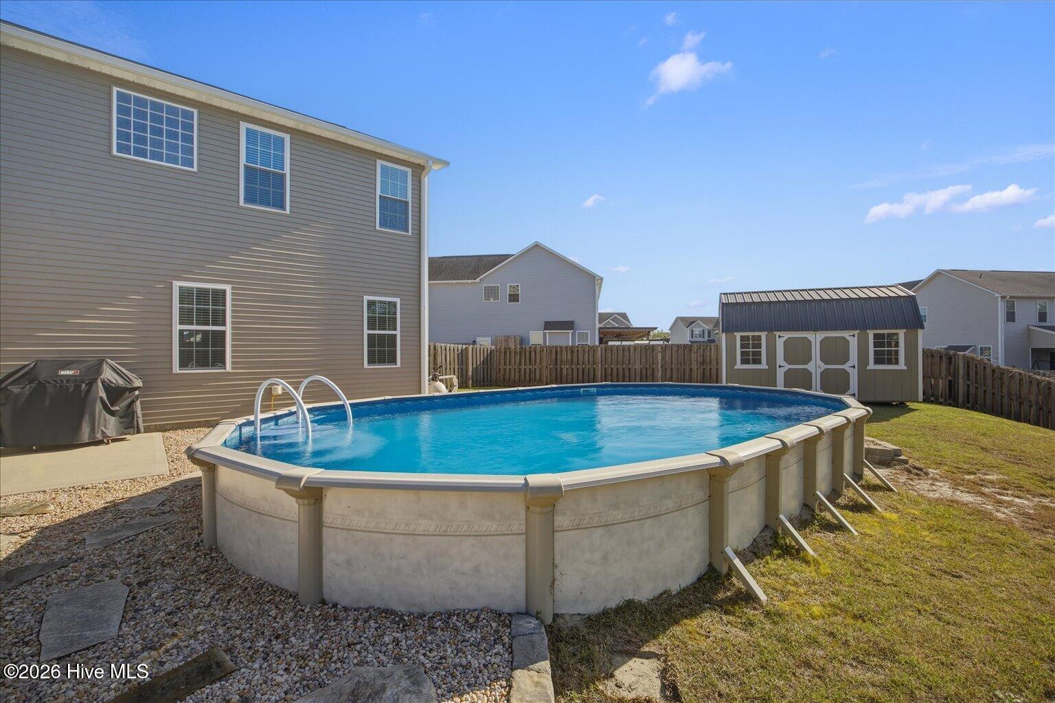 100563352 | Photo 33