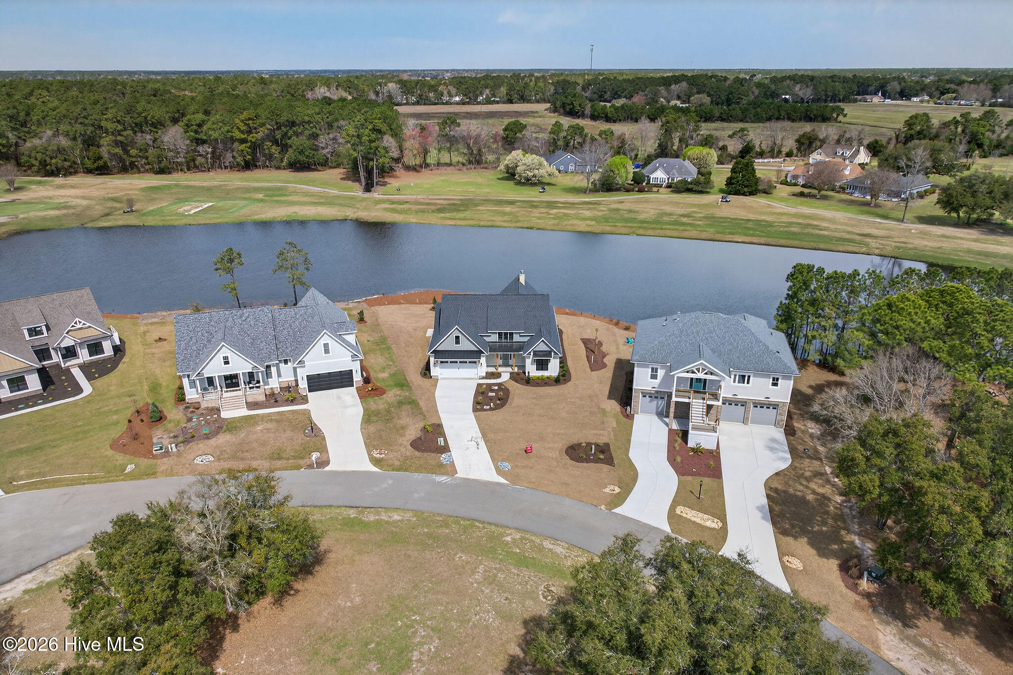 100542408 | Photo 46