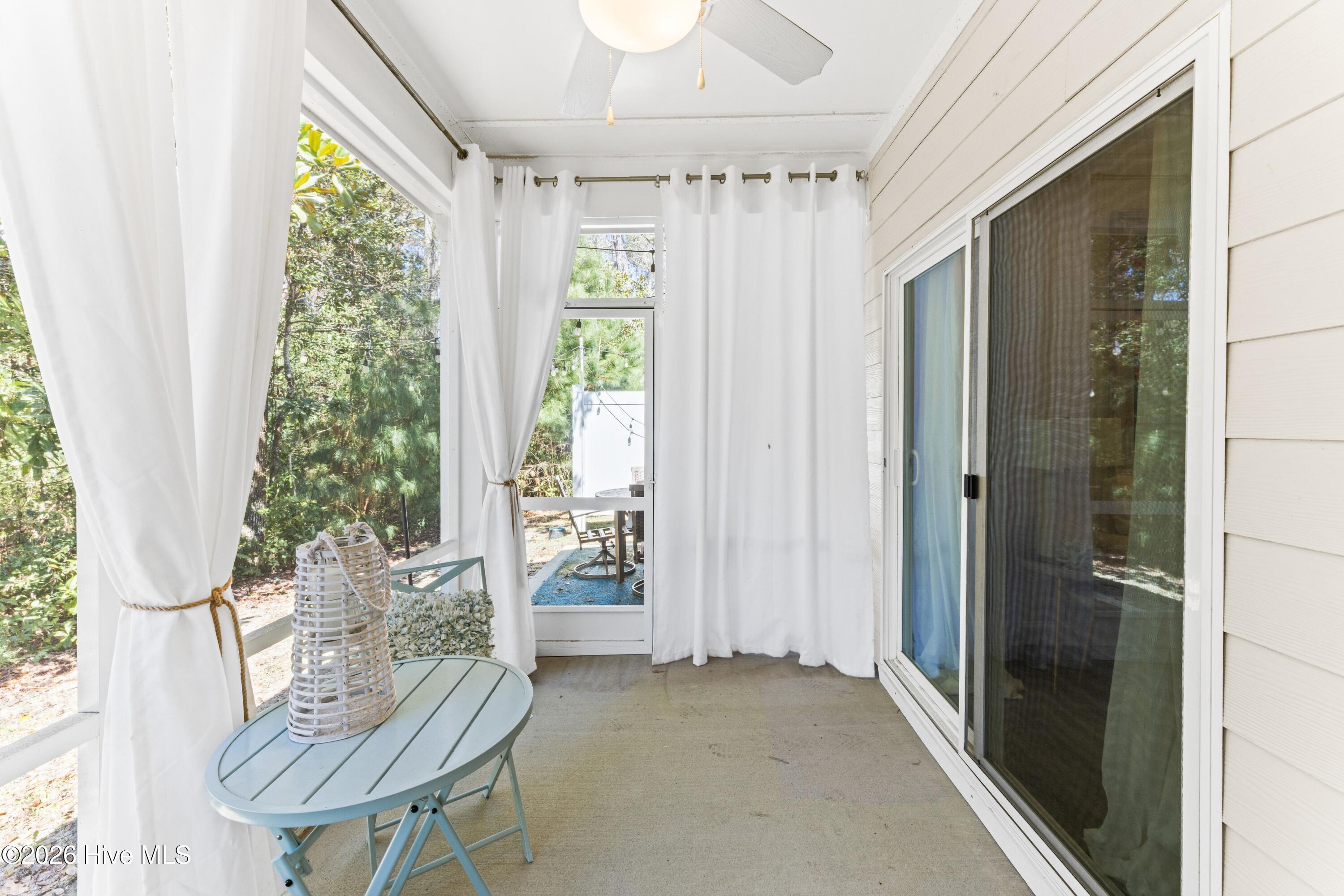 100561079 | Photo 42