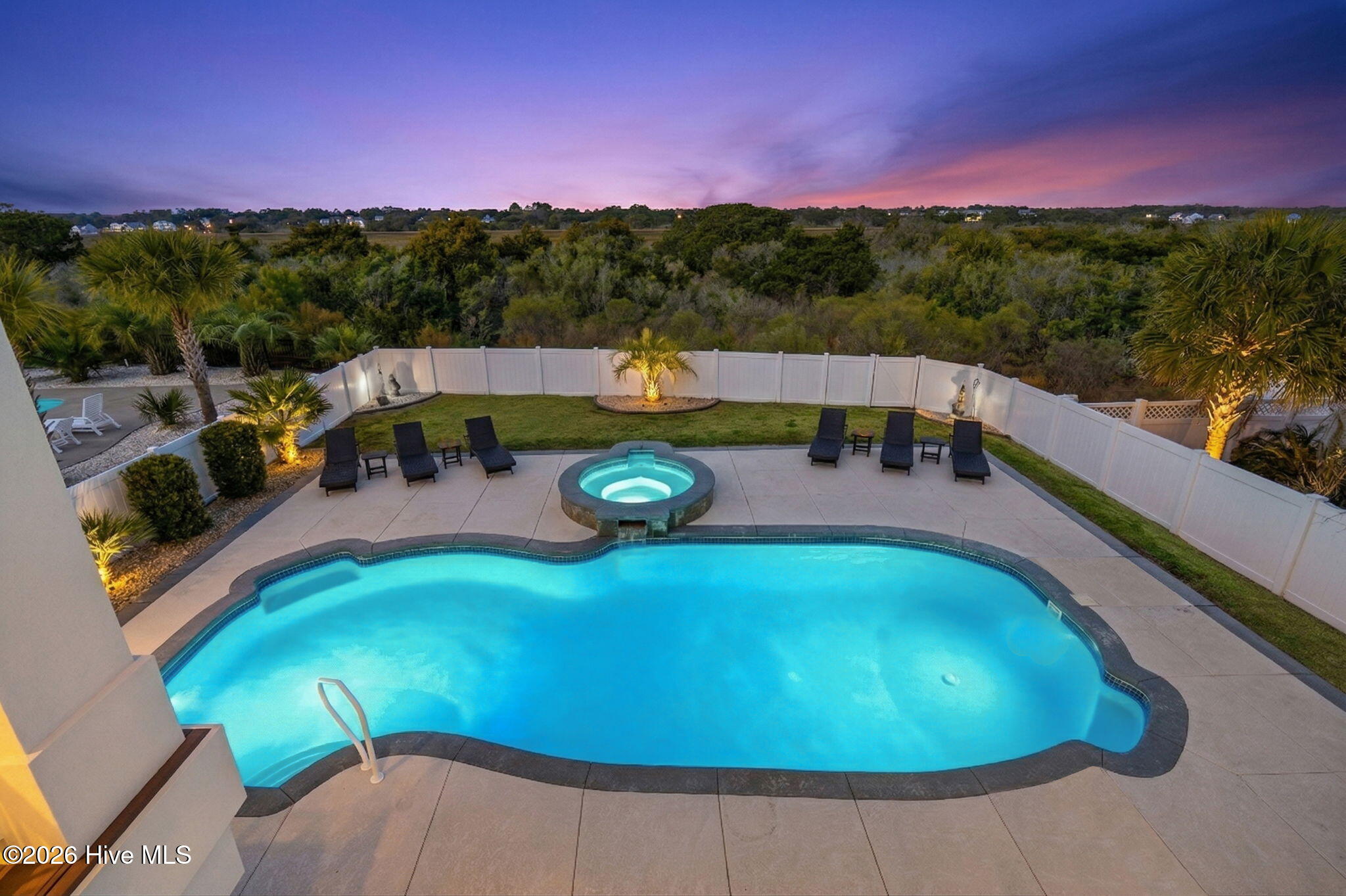 100557252 | Photo 73